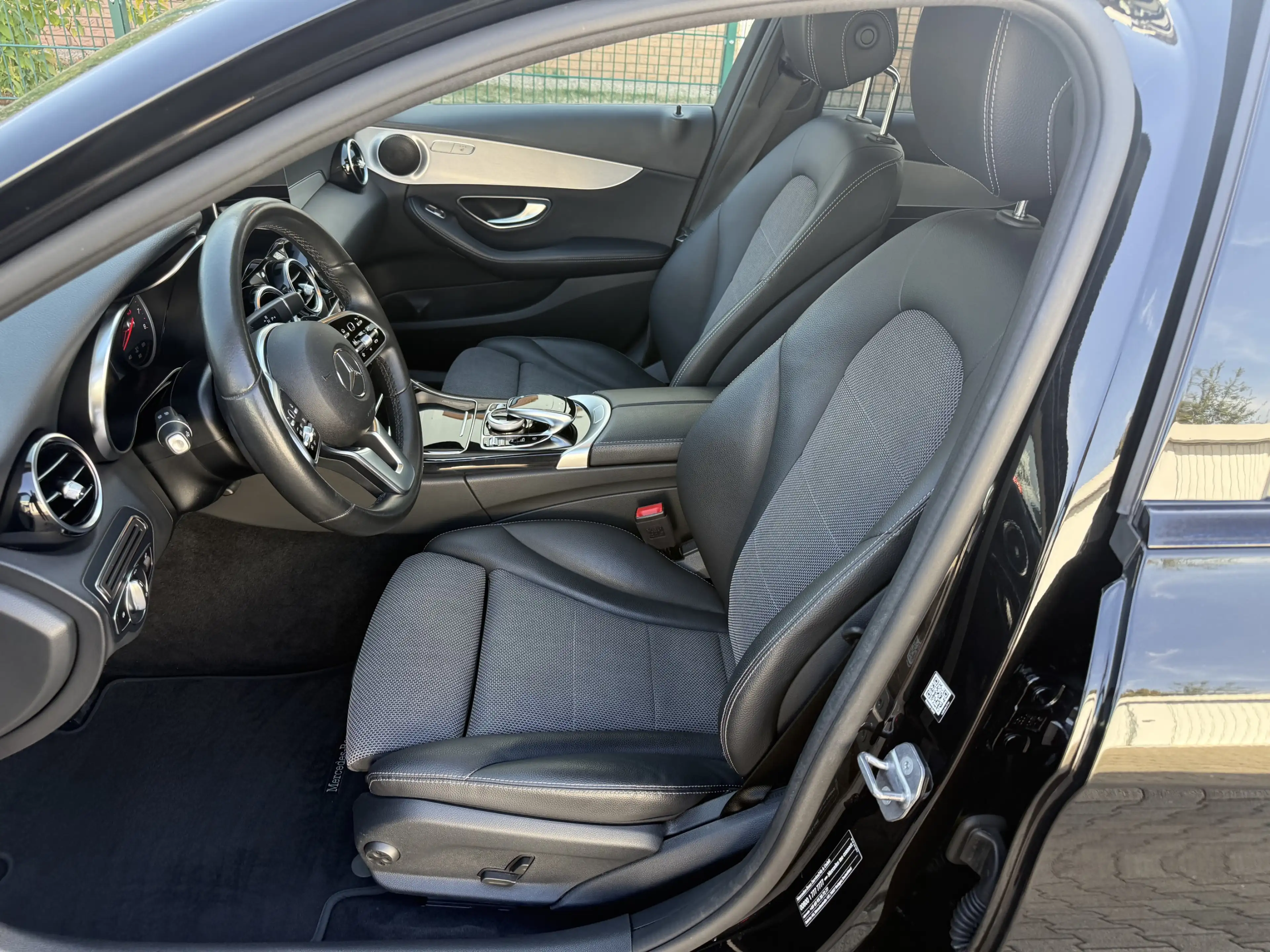 Mercedes-Benz C 400 T 4Matic LED+CARPLAY+SITZHEIZUNG+R-KAMERA — photo 5