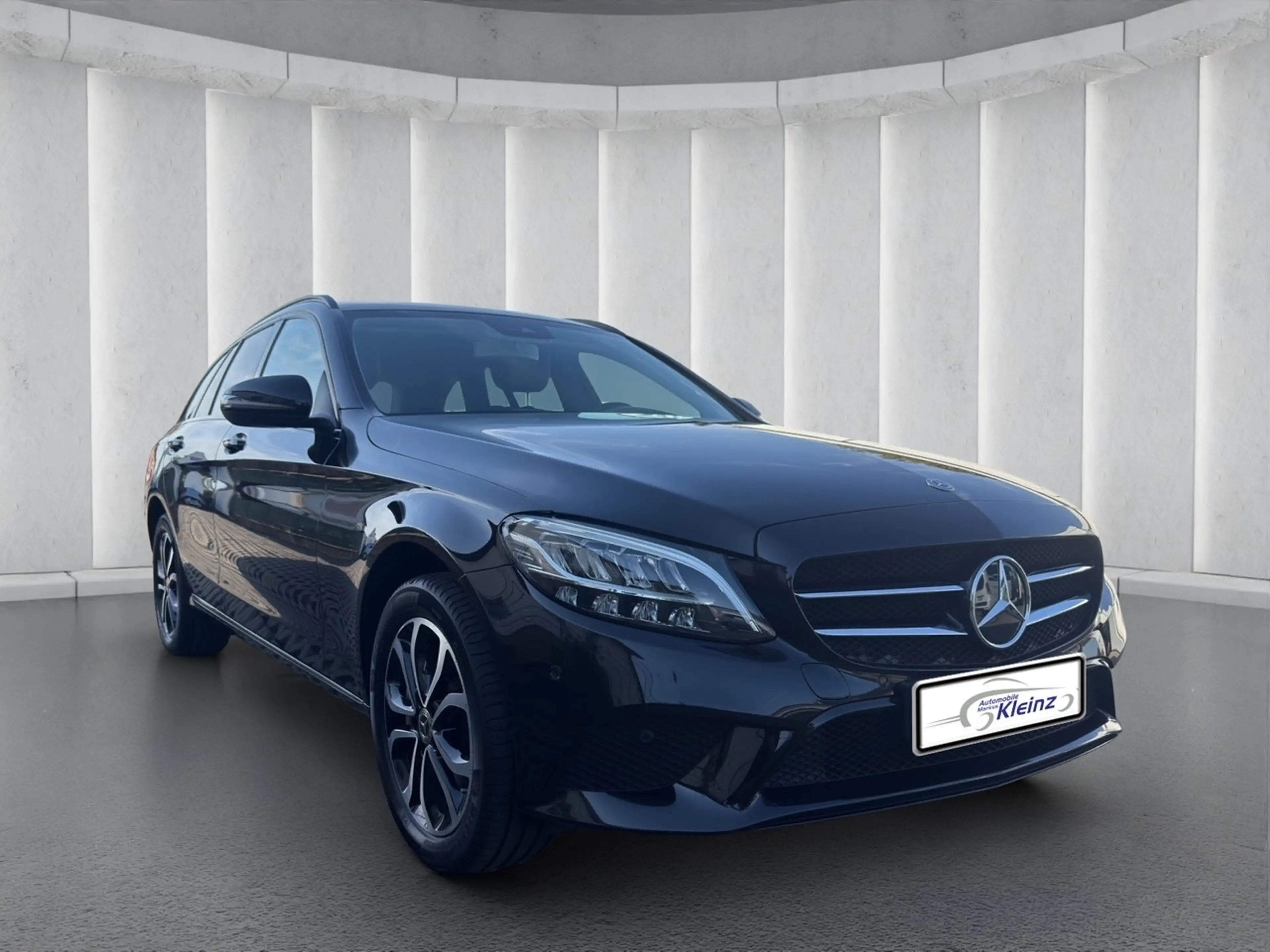 Mercedes-Benz C 400 T 4Matic LED+CARPLAY+SITZHEIZUNG+R-KAMERA — photo 4