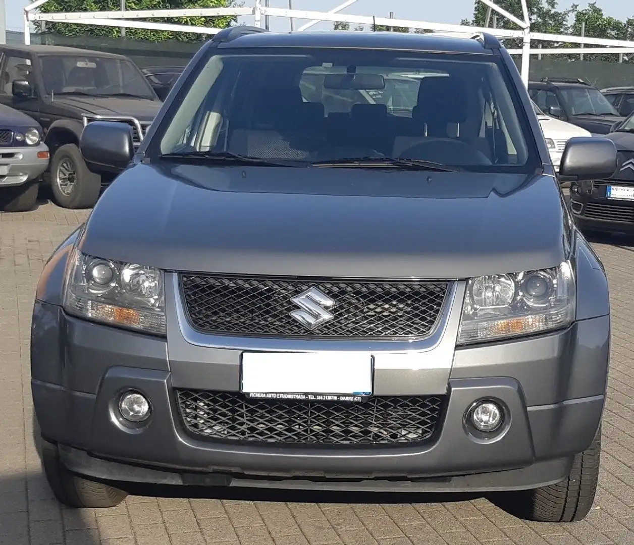 Suzuki Grand Vitara Grand Vitara 5p 2.0 16v Gris - 2