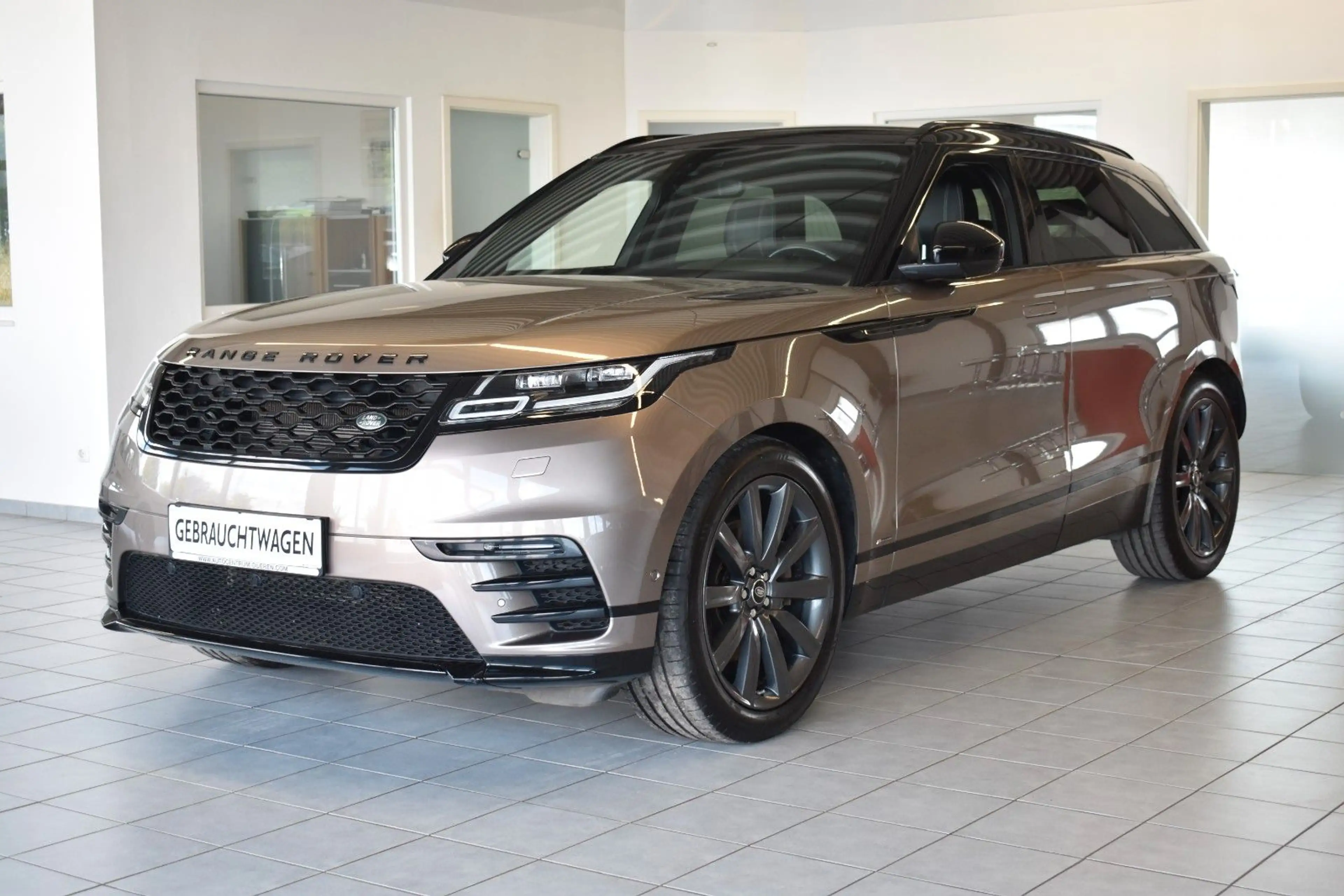 Land Rover Range Rover Velar R-Dynamic SE/LED/PANO/ — photo 4