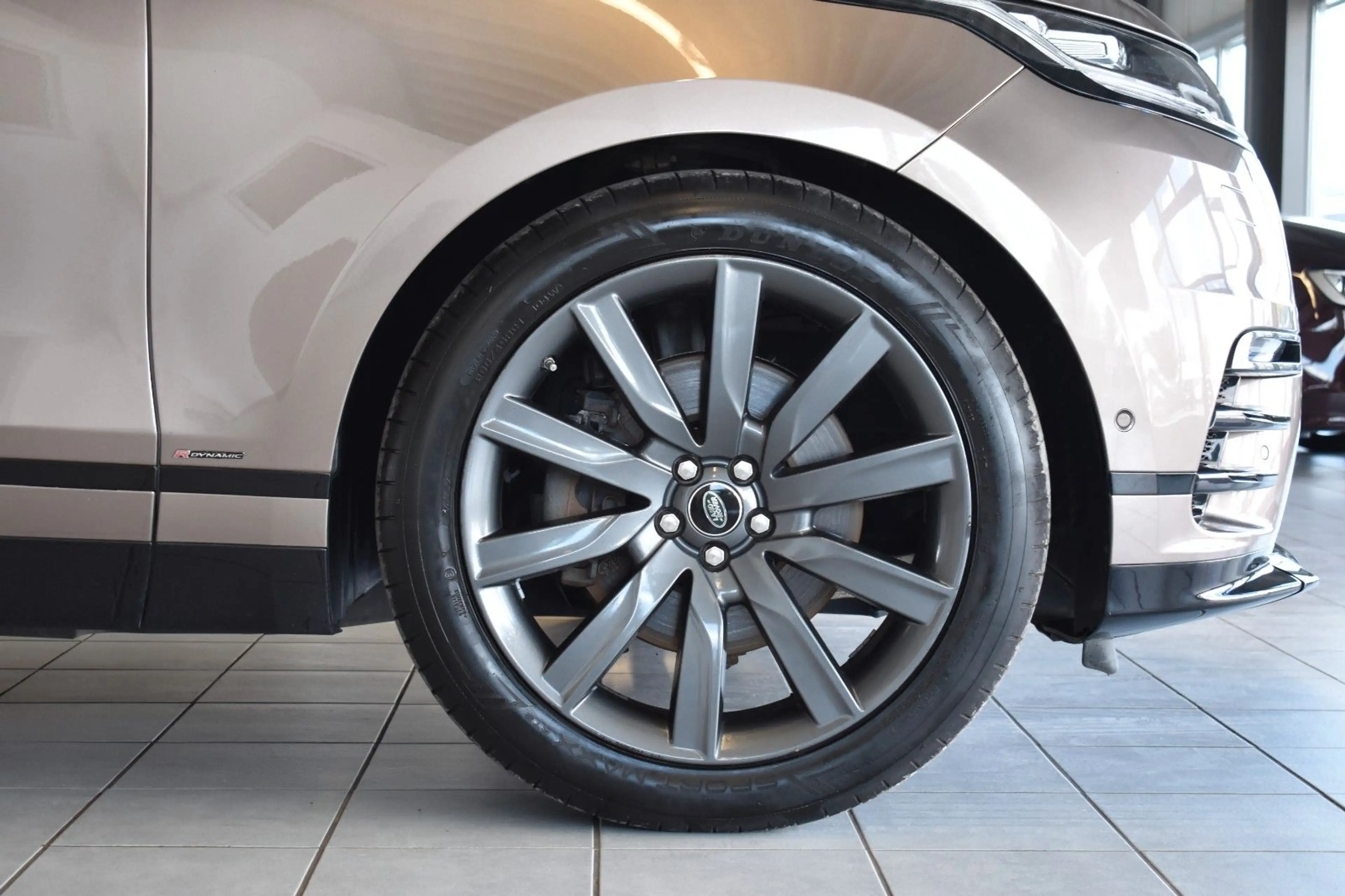 Land Rover Range Rover Velar R-Dynamic SE/LED/PANO/ — photo 10