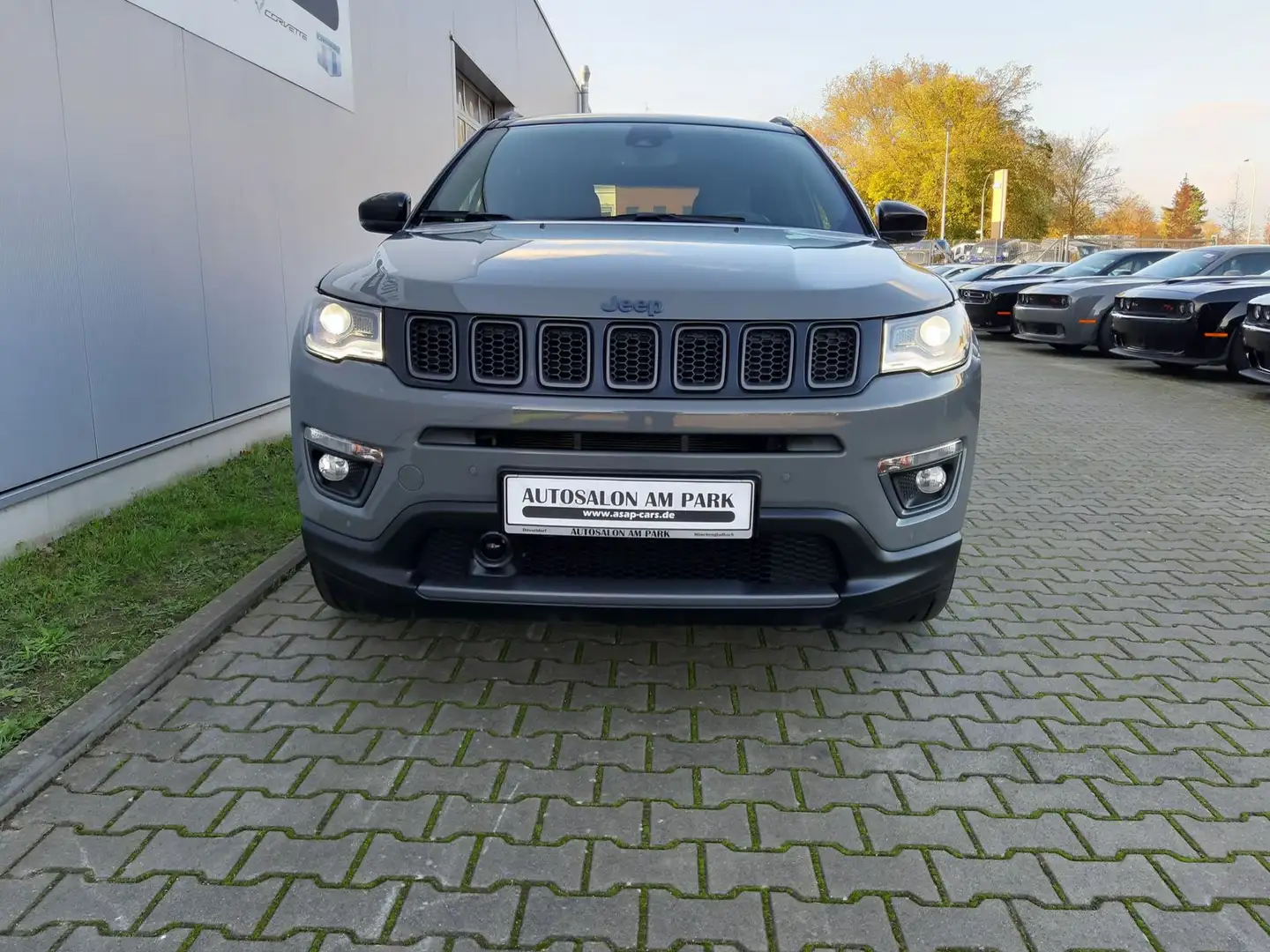 Jeep Compass PHEV S mit Park-Paket/Shzg. Grau - 2