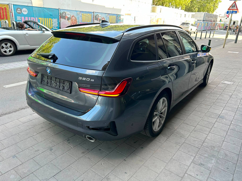 BMW 320 Touring 320eXA PHEV — photo 2