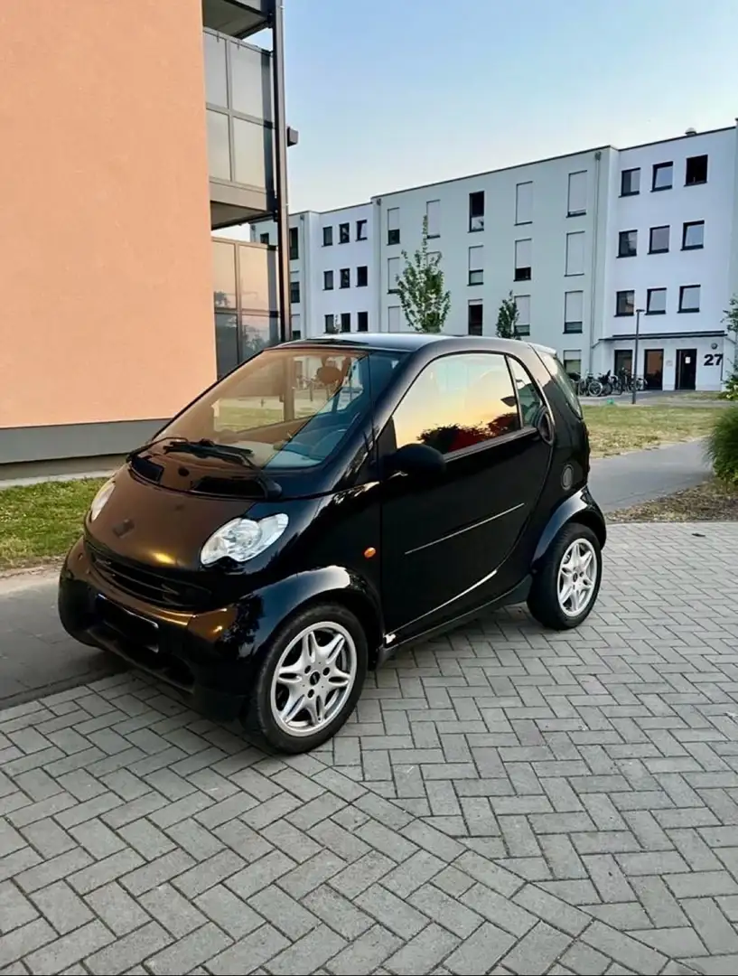smart forTwo coupe pure Schwarz - 1