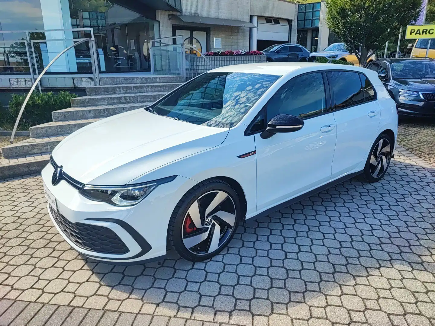 Volkswagen Golf GTI 2.0 TSI GTI DSG Bianco - 2