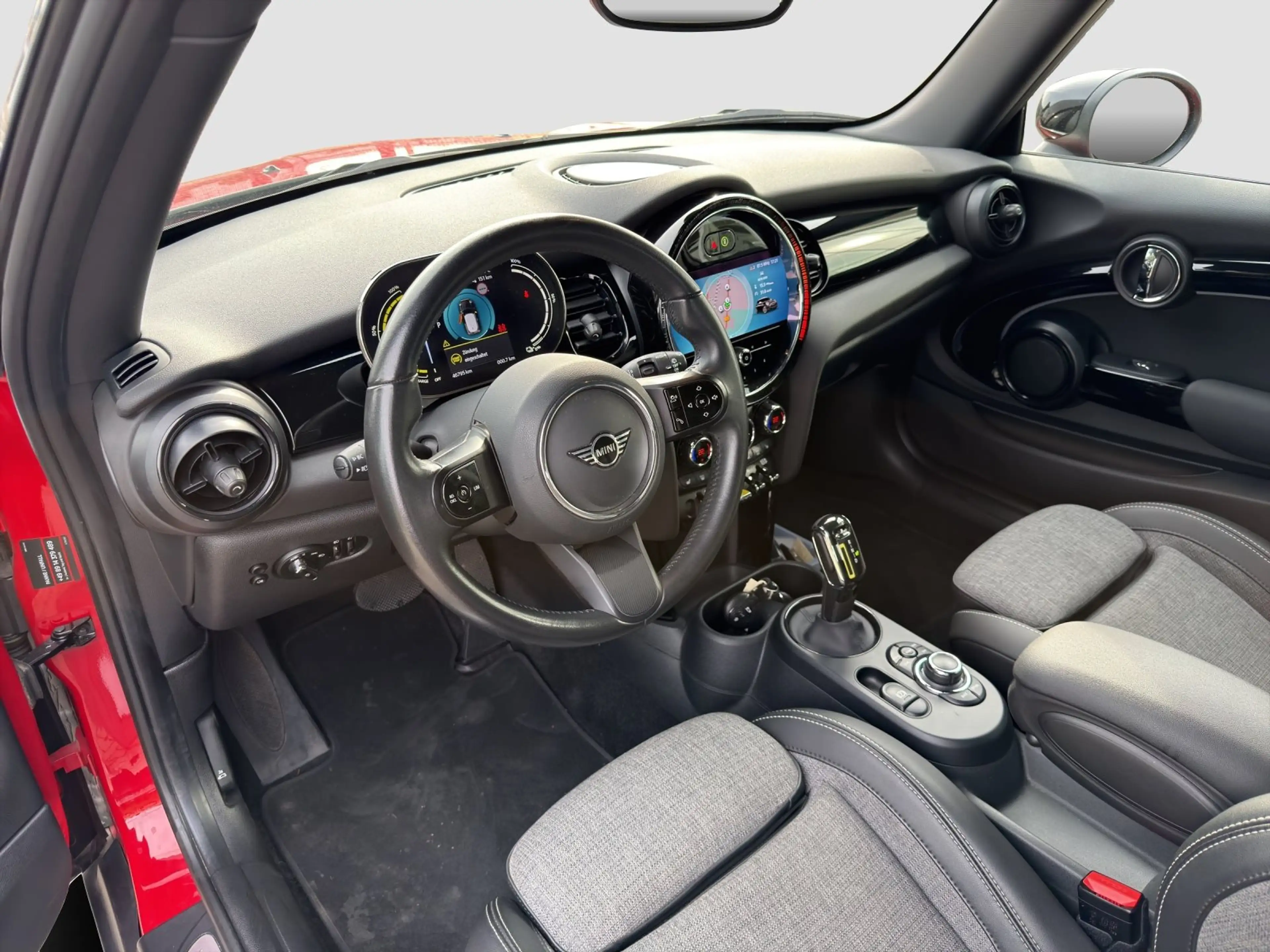 MINI Cooper SE Hatch 16" / DrivAss / DAB / Ambiente / LED / CarPl — photo 9
