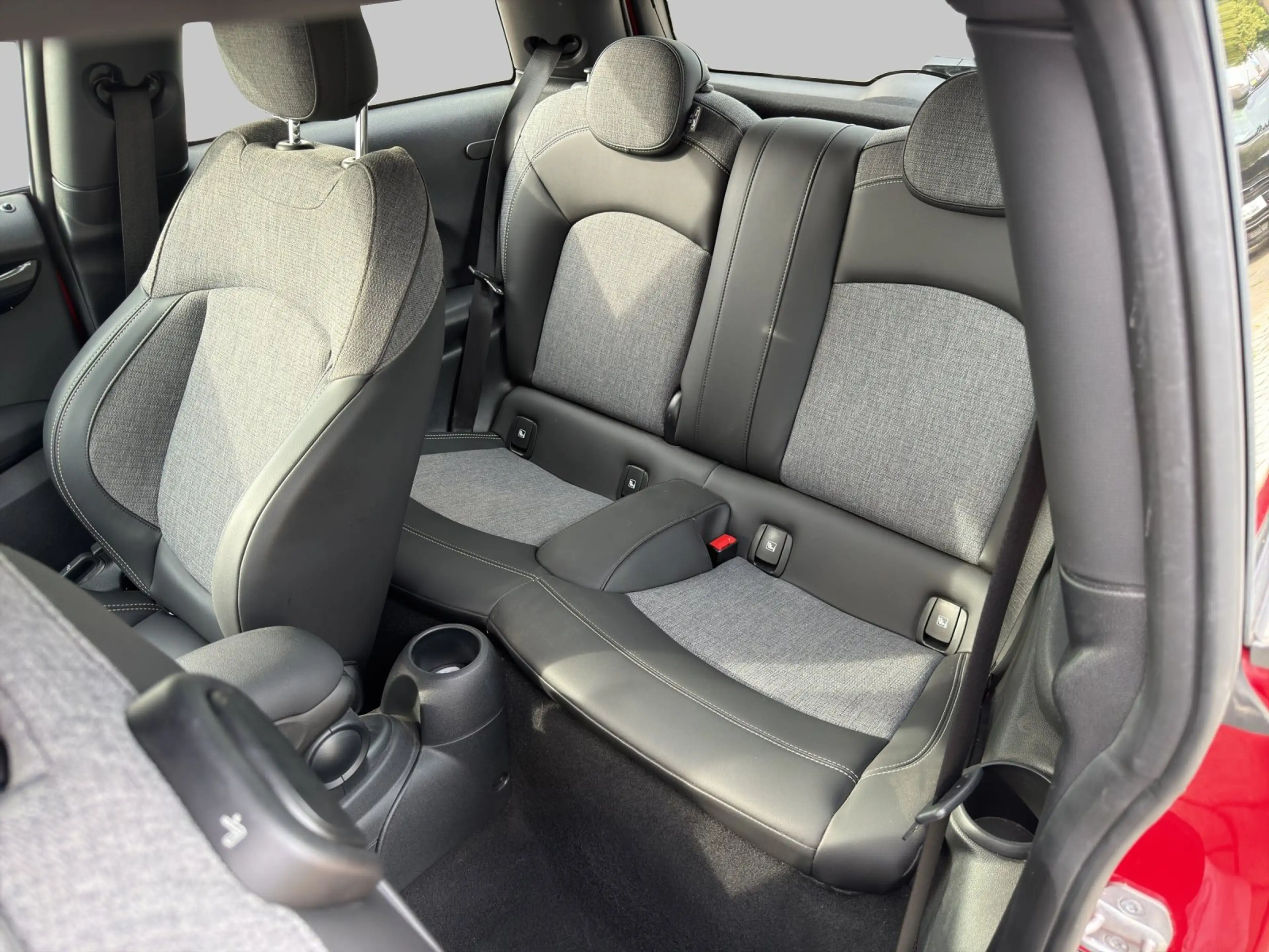 MINI Cooper SE Hatch 16" / DrivAss / DAB / Ambiente / LED / CarPl — photo 13
