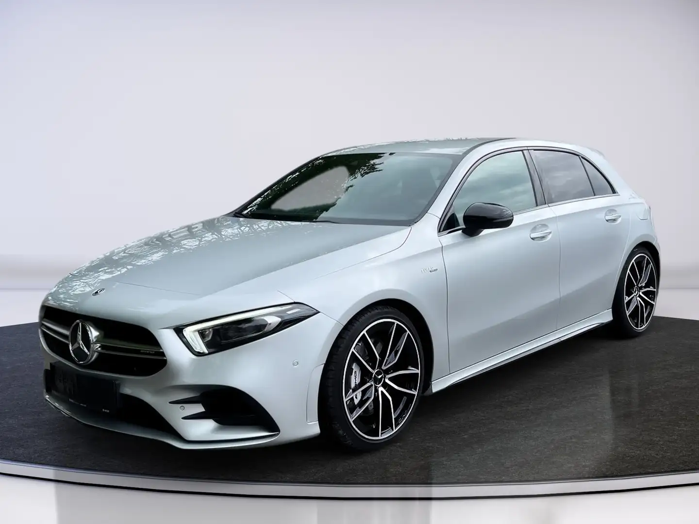 Mercedes-Benz A 35 AMG 4M Kompakt LEDScheinwerfer,Navi,Kamera, Argent - 2
