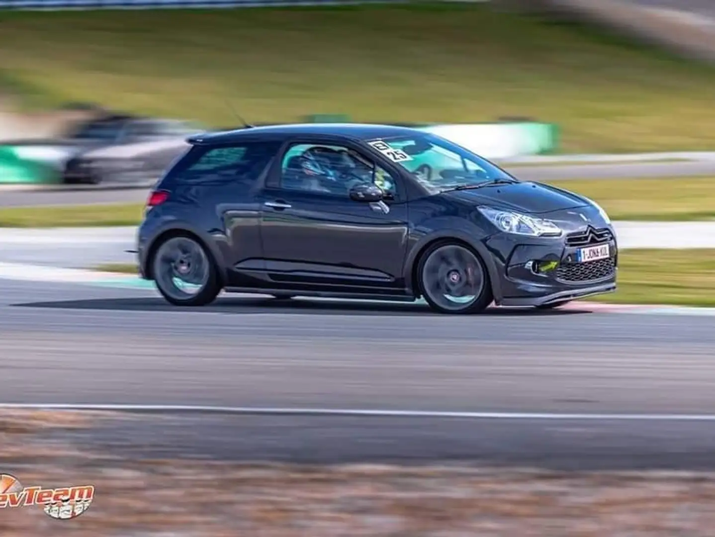 Citroen DS3 1.6 THP racing Zwart - 1