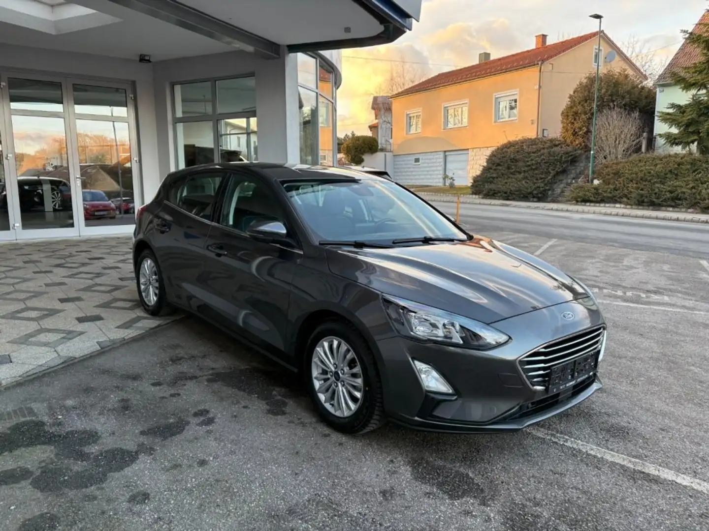 Ford Focus Titanium 1.0 Ecoboost Grau - 2