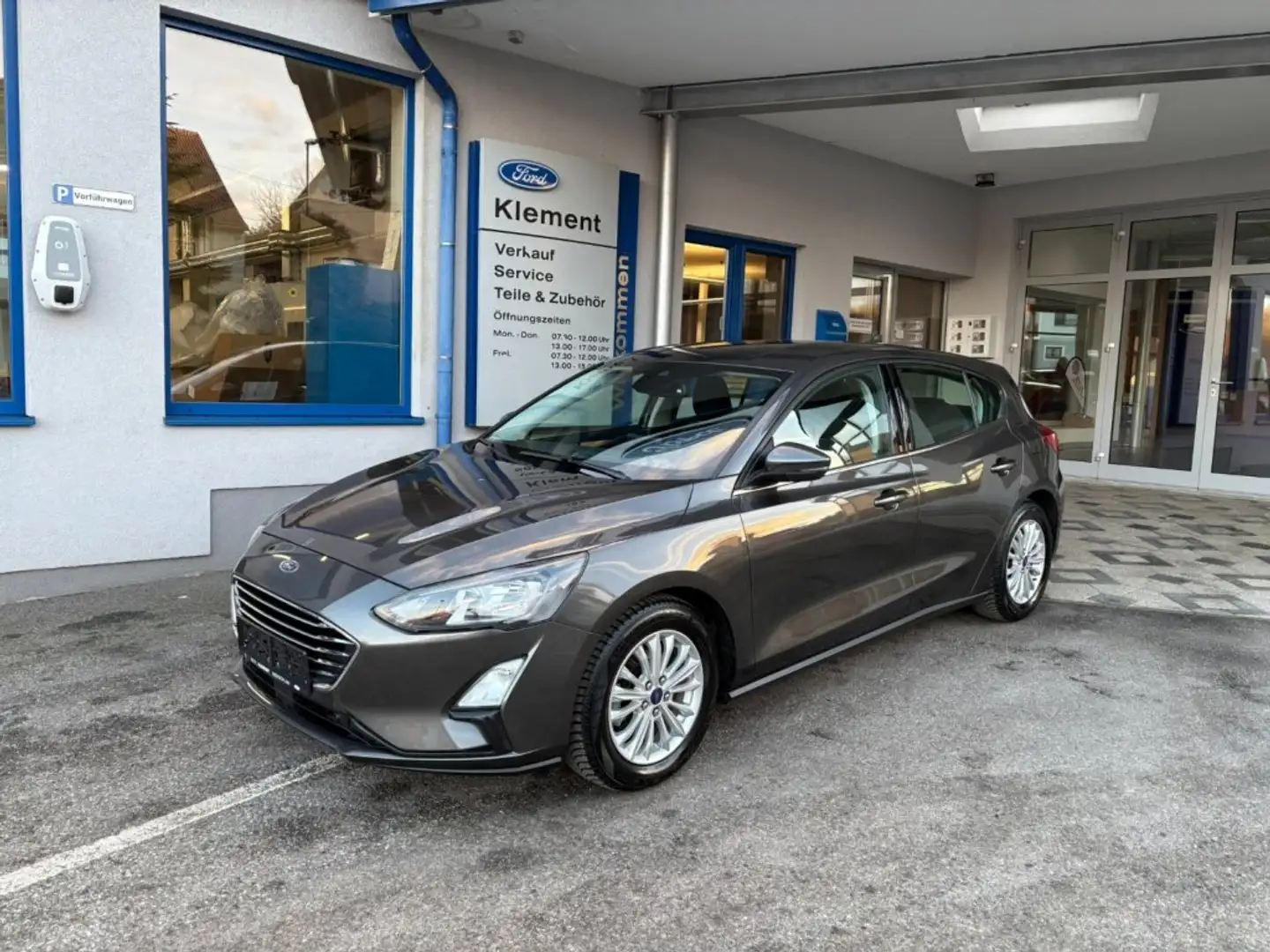 Ford Focus Titanium 1.0 Ecoboost Grau - 1