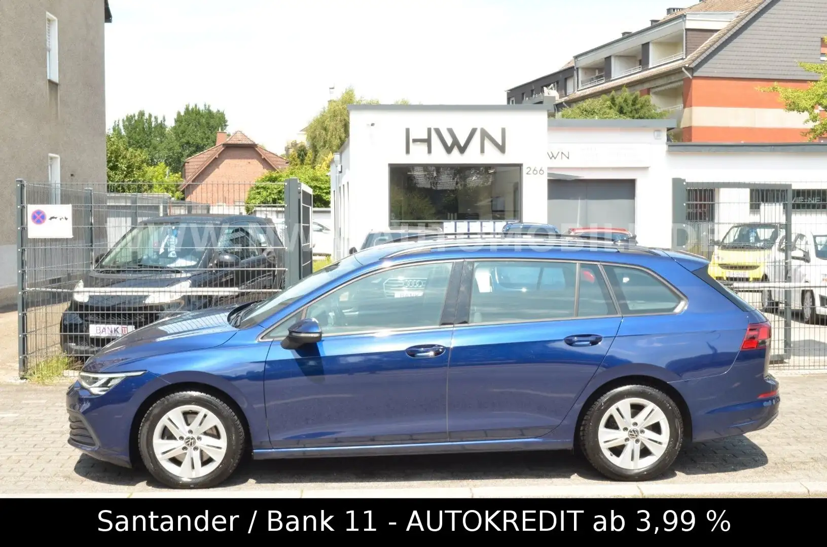 Volkswagen Golf VIII Variant Life* LED* NAVI* PDC v+h* AHK* Bleu - 1
