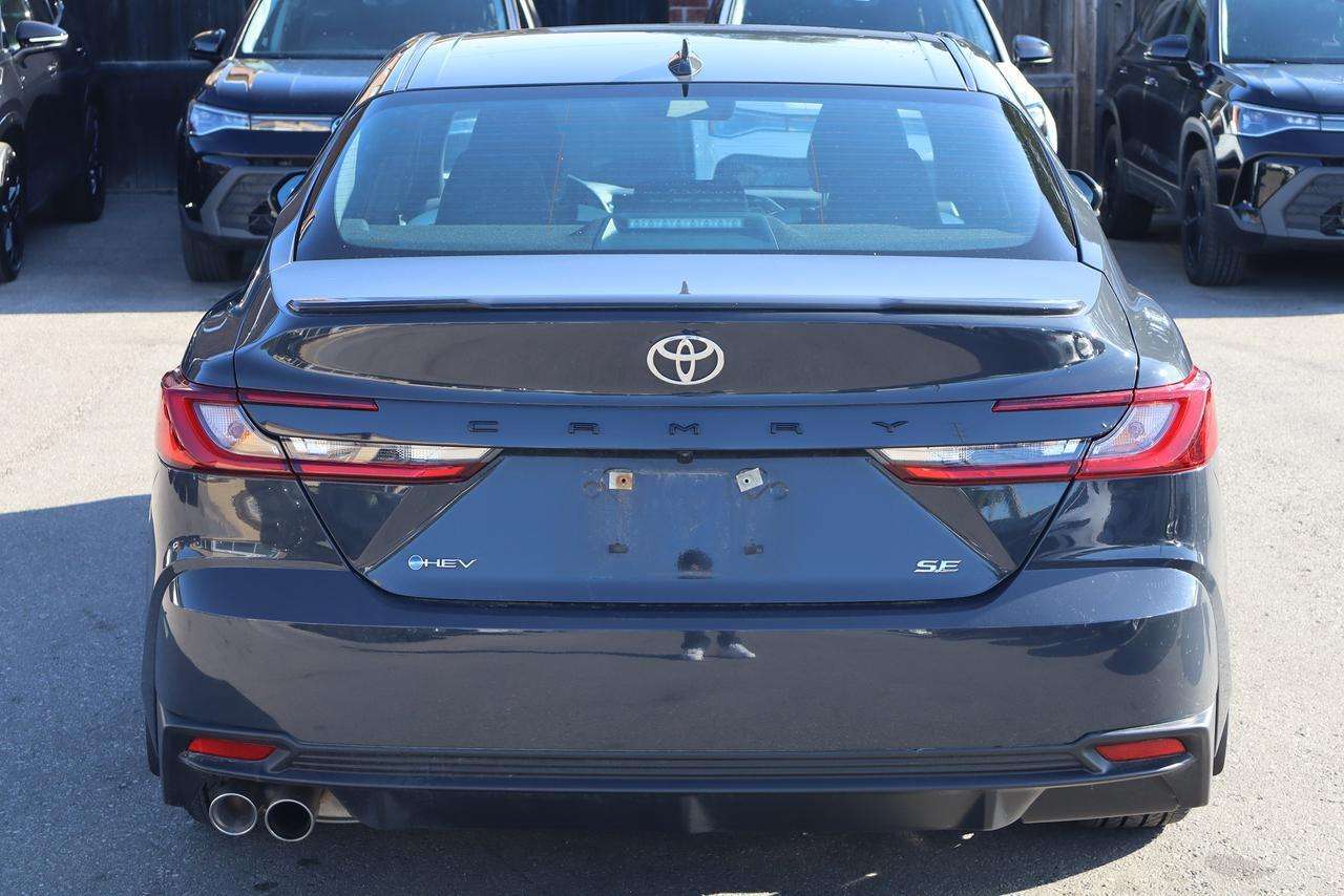 2026 Toyota Camry SE — снимка 1