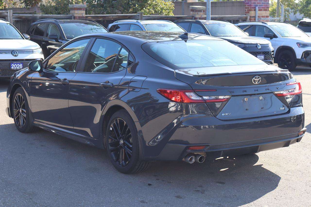 2026 Toyota Camry SE — снимка 1