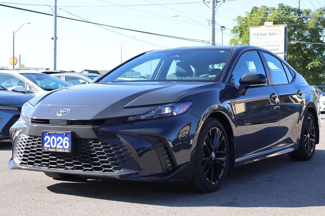 2026 Toyota Camry SE — снимка 1