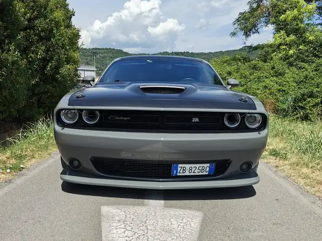 Dodge Challenger A 392 SRT
