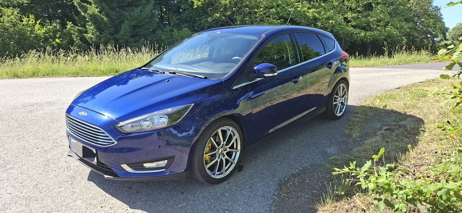 Ford Focus Titanium 1,5 TDCi Blau - 1