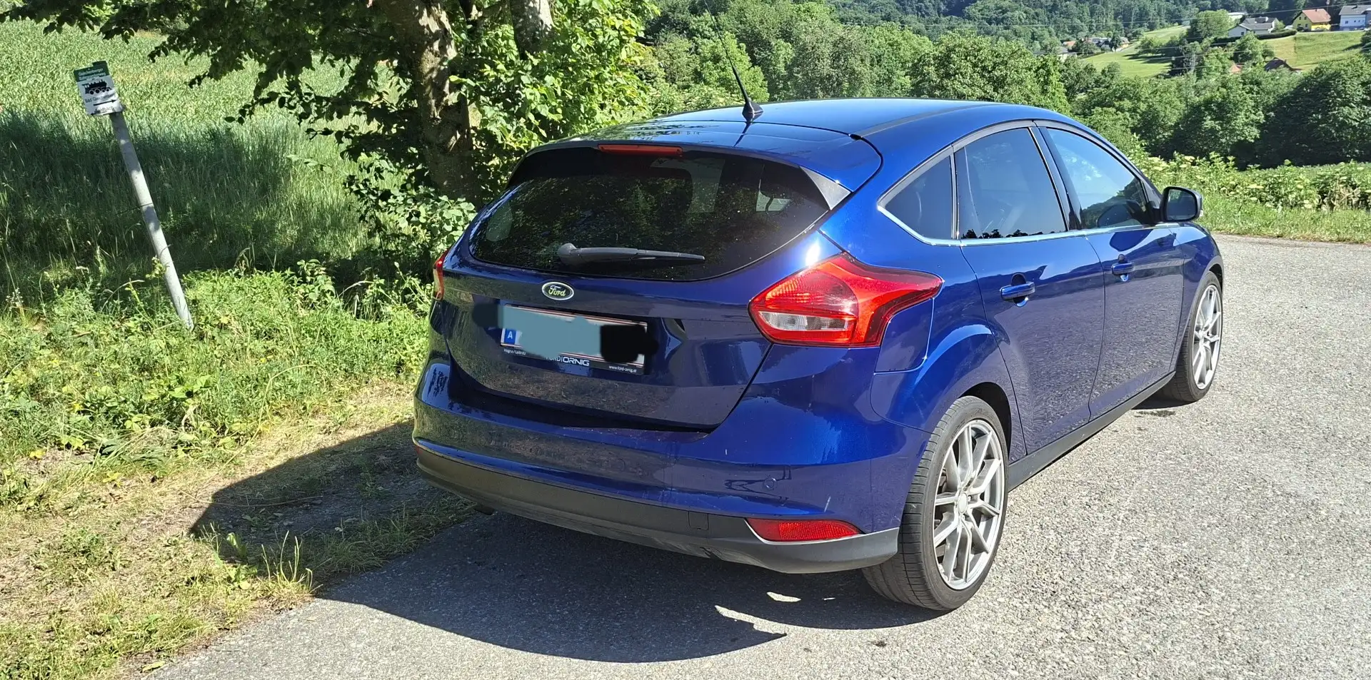 Ford Focus Titanium 1,5 TDCi Blau - 2