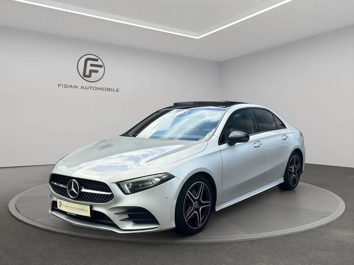 Mercedes-Benz A 200 d Lim. AMG-Line*Pano*Multibea*Ambi*Memo*AHK Silber - 1