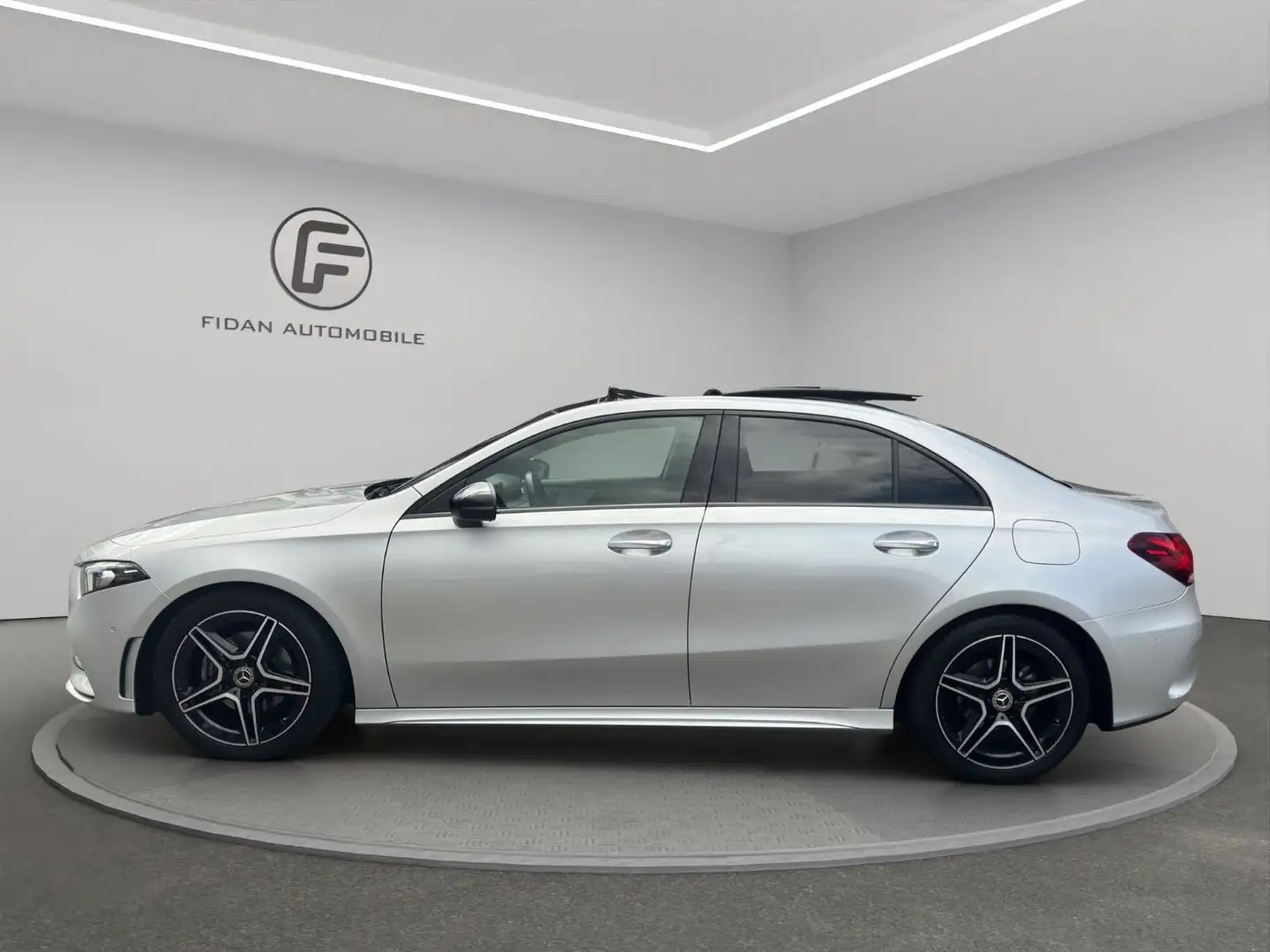 Mercedes-Benz A 200 d Lim. AMG-Line*Pano*Multibea*Ambi*Memo*AHK Silber - 2