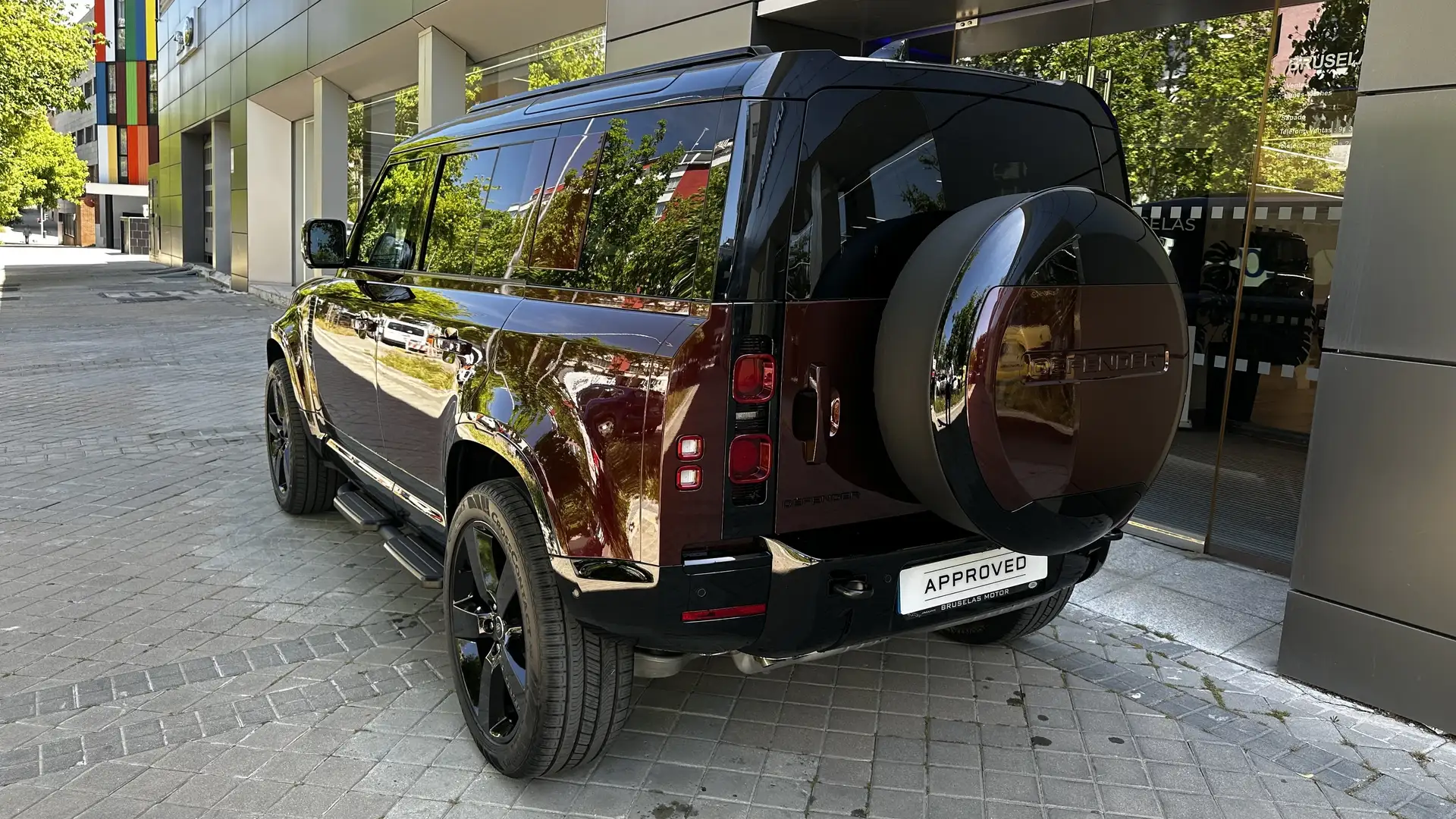 Land Rover Defender 110 3.0D l6 MHEV Sedona Edition AWD Aut. 250 Rouge - 2