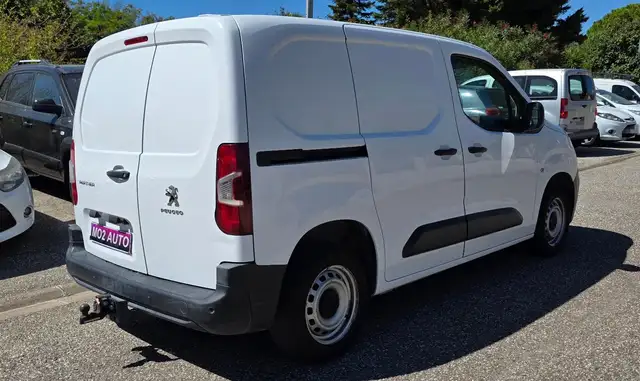 Peugeot Partner view 2