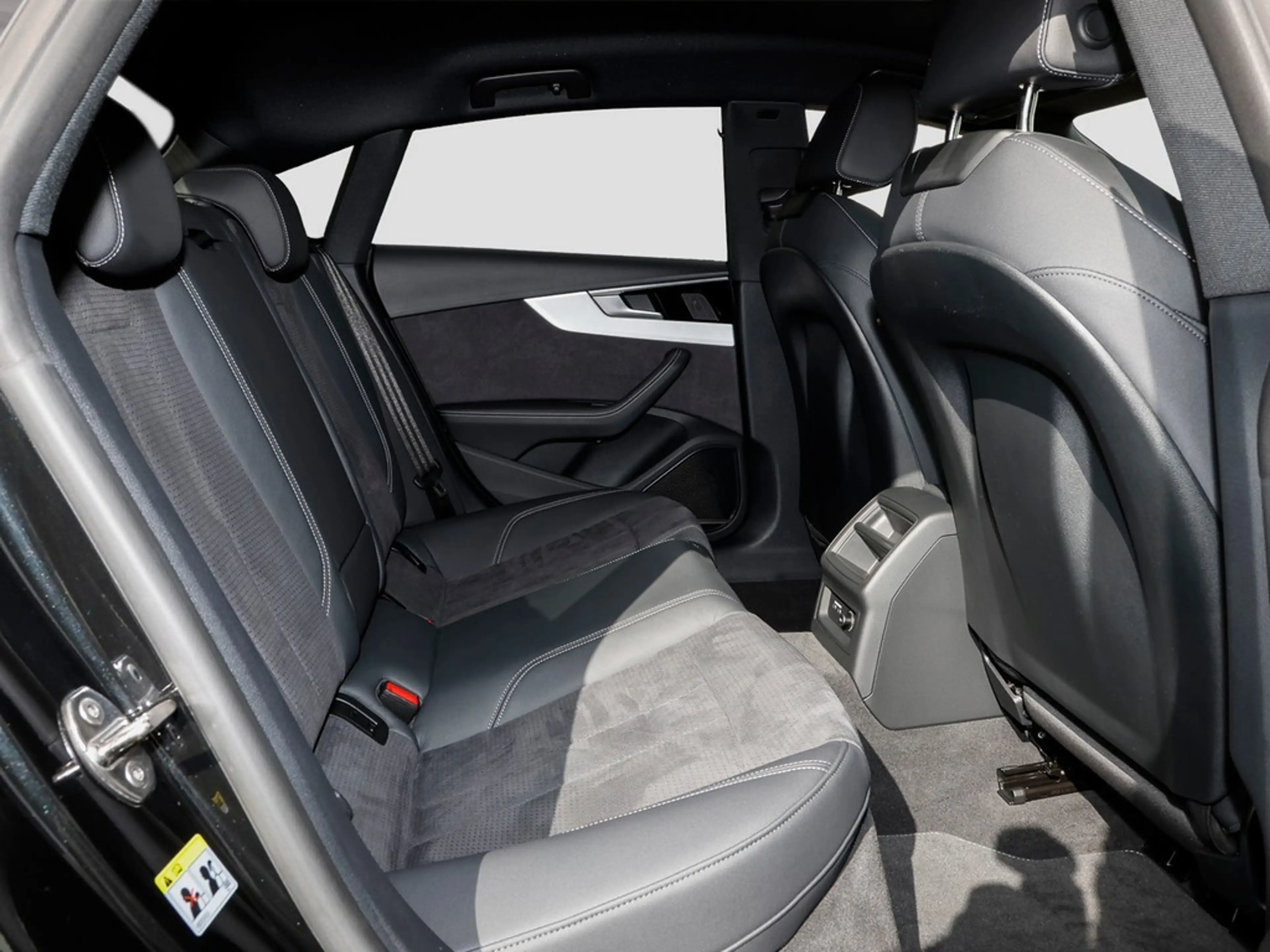 Audi A5 Sportback 35 TFSI S line S-tronic Navi Matrix — photo 10