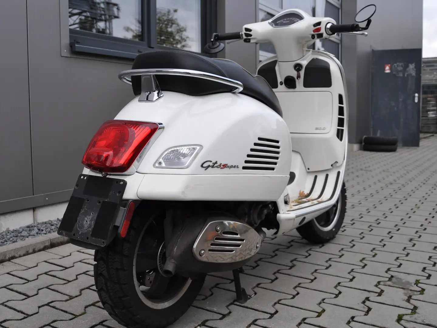 Vespa GTS Super 300 ABS Blanco - 2