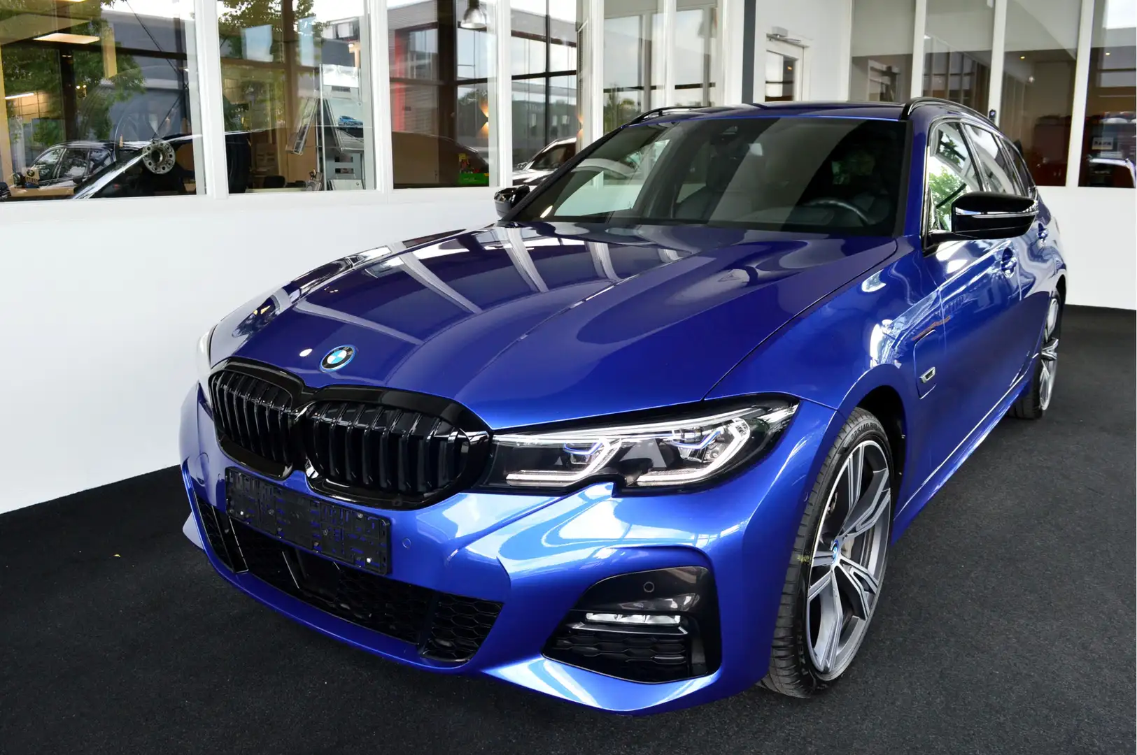 BMW 330 3-serie Touring 330e Hybride M-Sportedition | M-St Blauw - 1