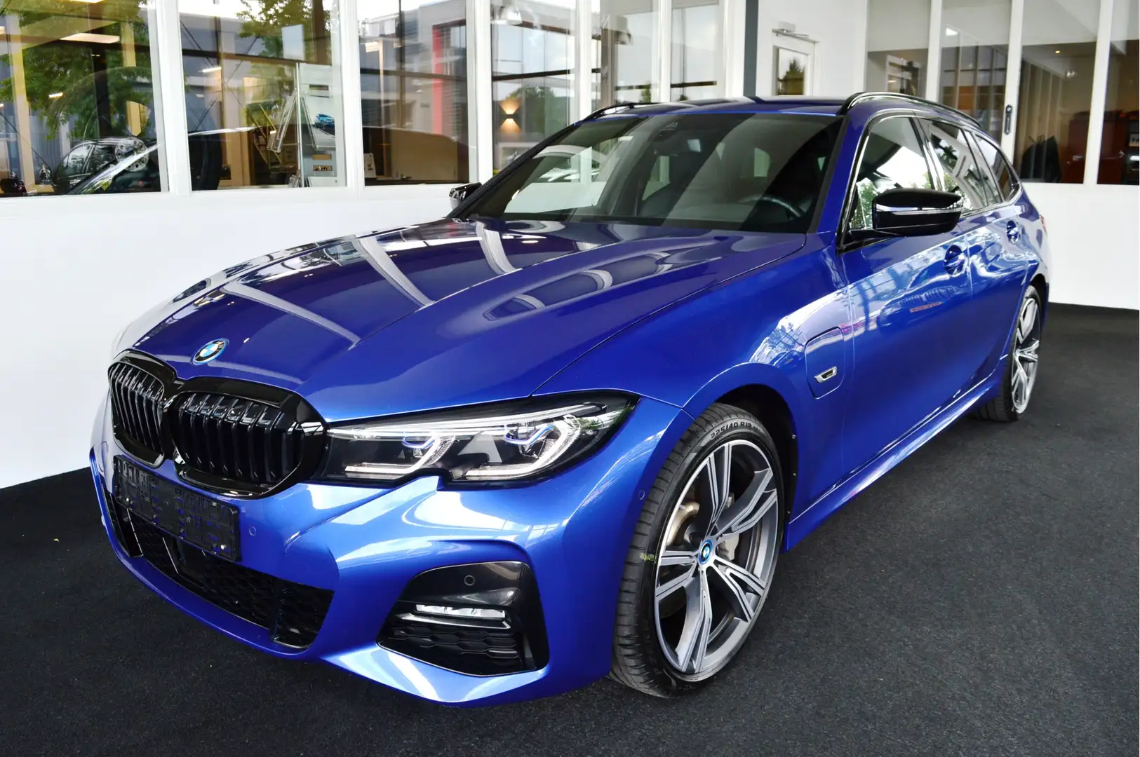 BMW 330 3-serie Touring 330e Hybride M-Sportedition | M-St Blauw - 2