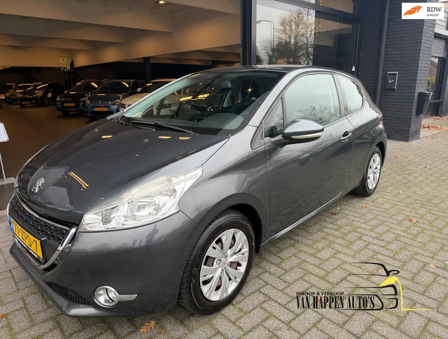 Peugeot 208 1.2 VTi Envy / apk 12-2026 Grau - 1