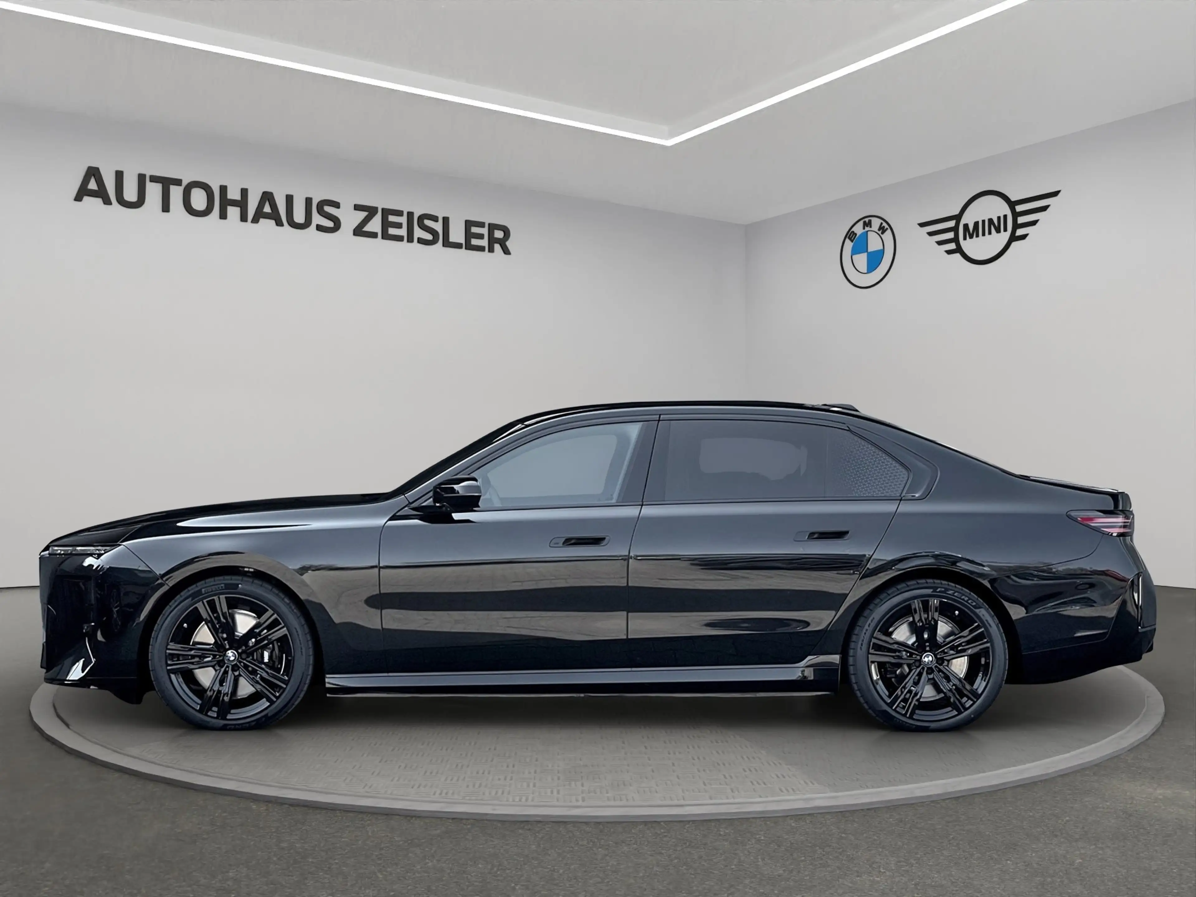 BMW i7 xDrive60 — photo 4