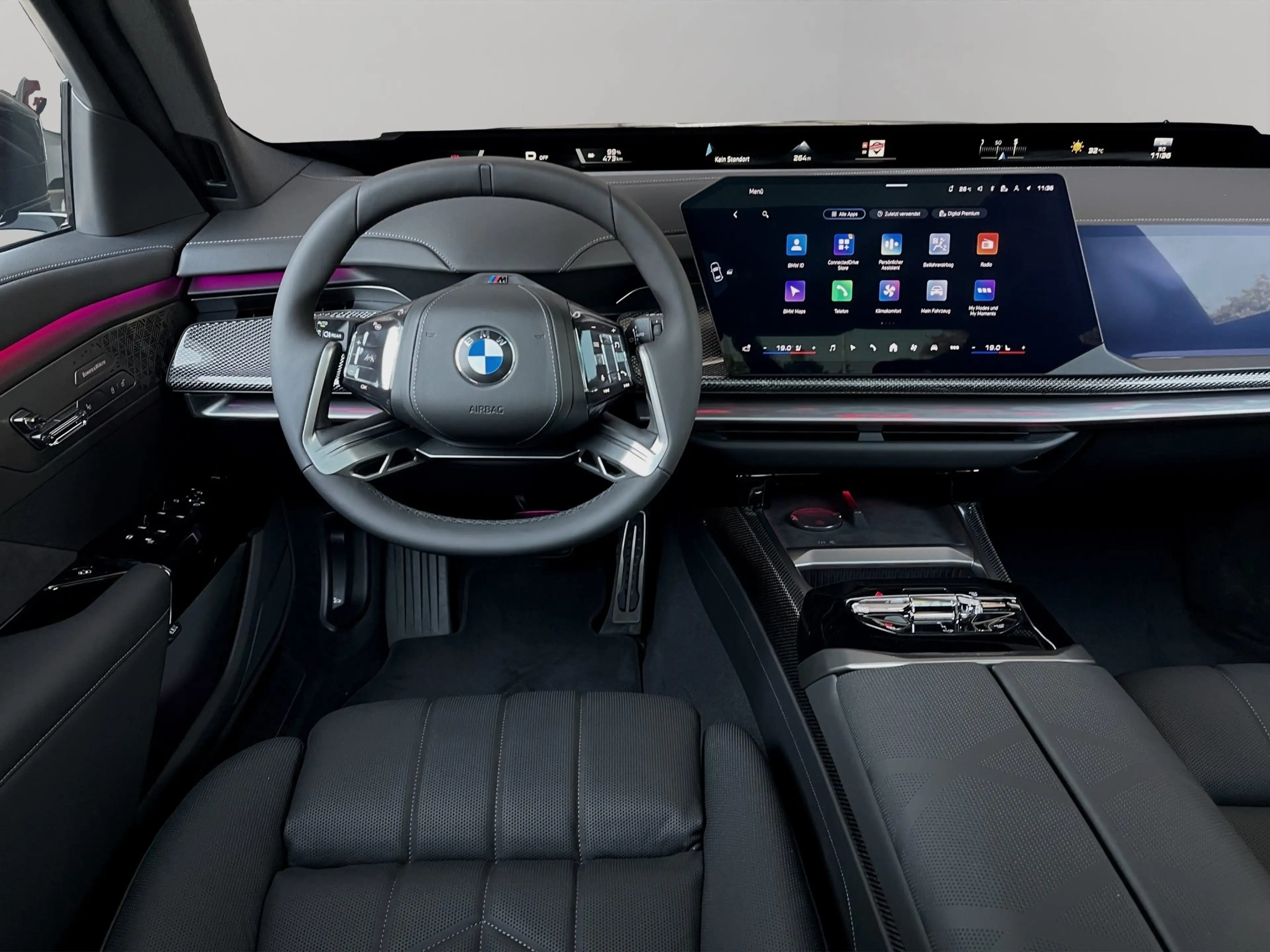 BMW i7 xDrive60 — photo 11