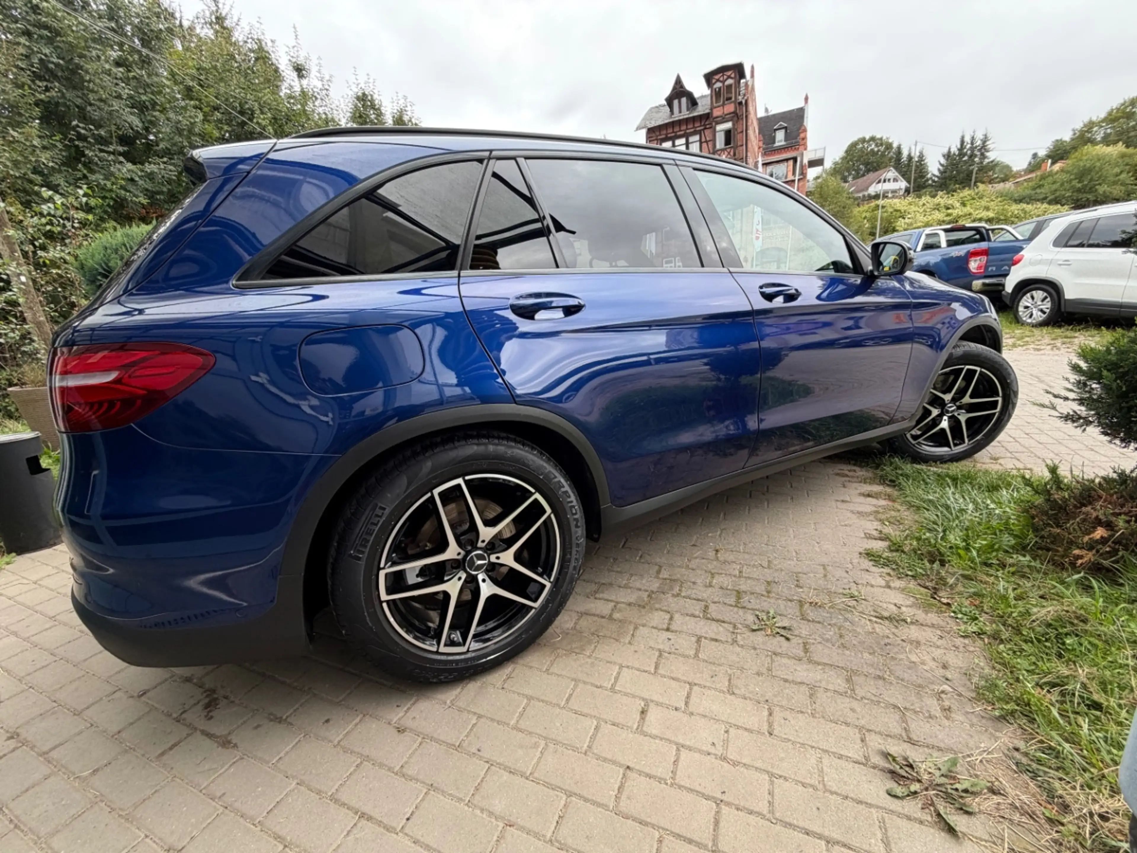 Mercedes-Benz GLC 250 4 Matic AMG Line AHK 360° Burmester — photo 6