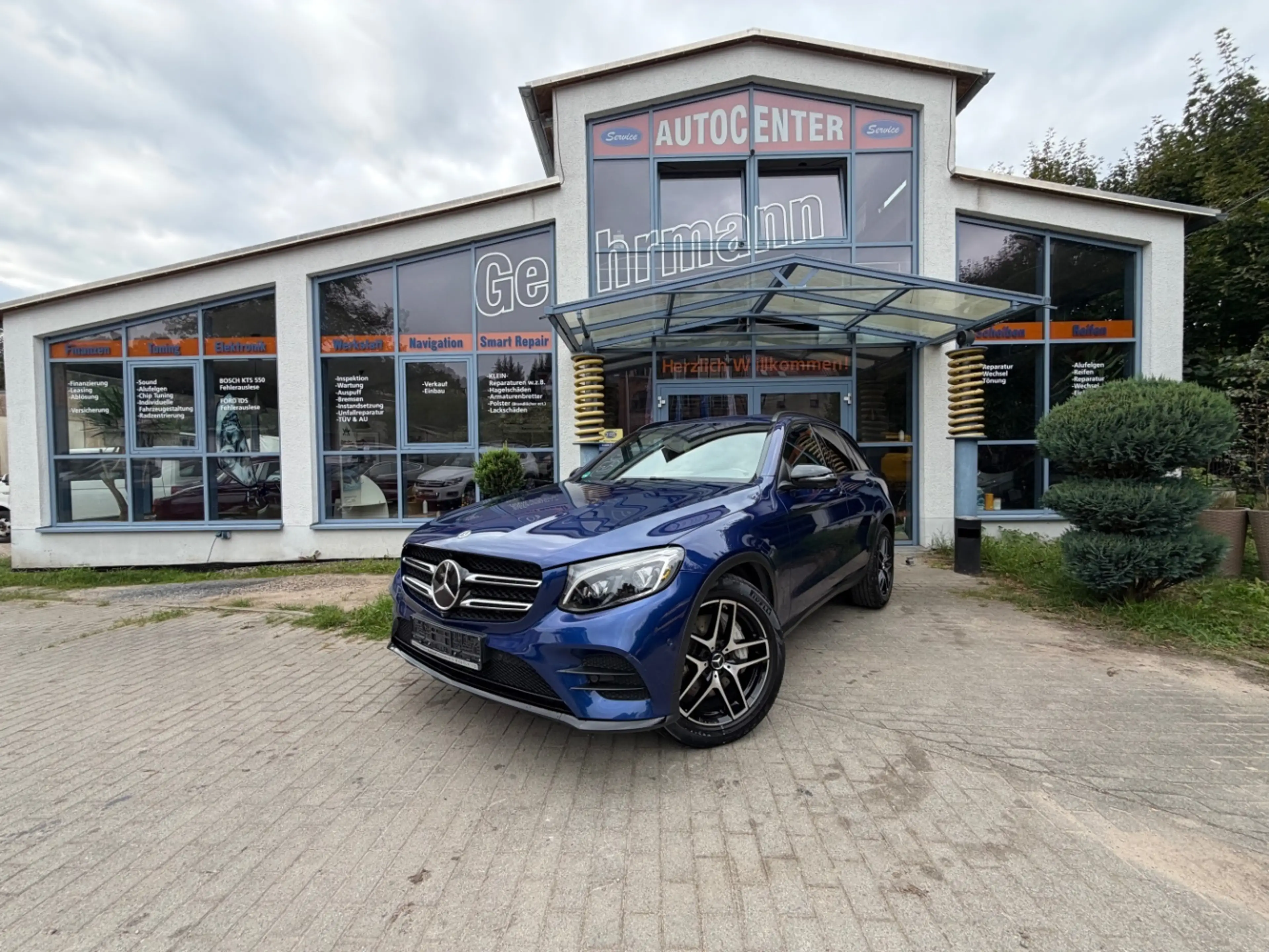 Mercedes-Benz GLC 250 4 Matic AMG Line AHK 360° Burmester