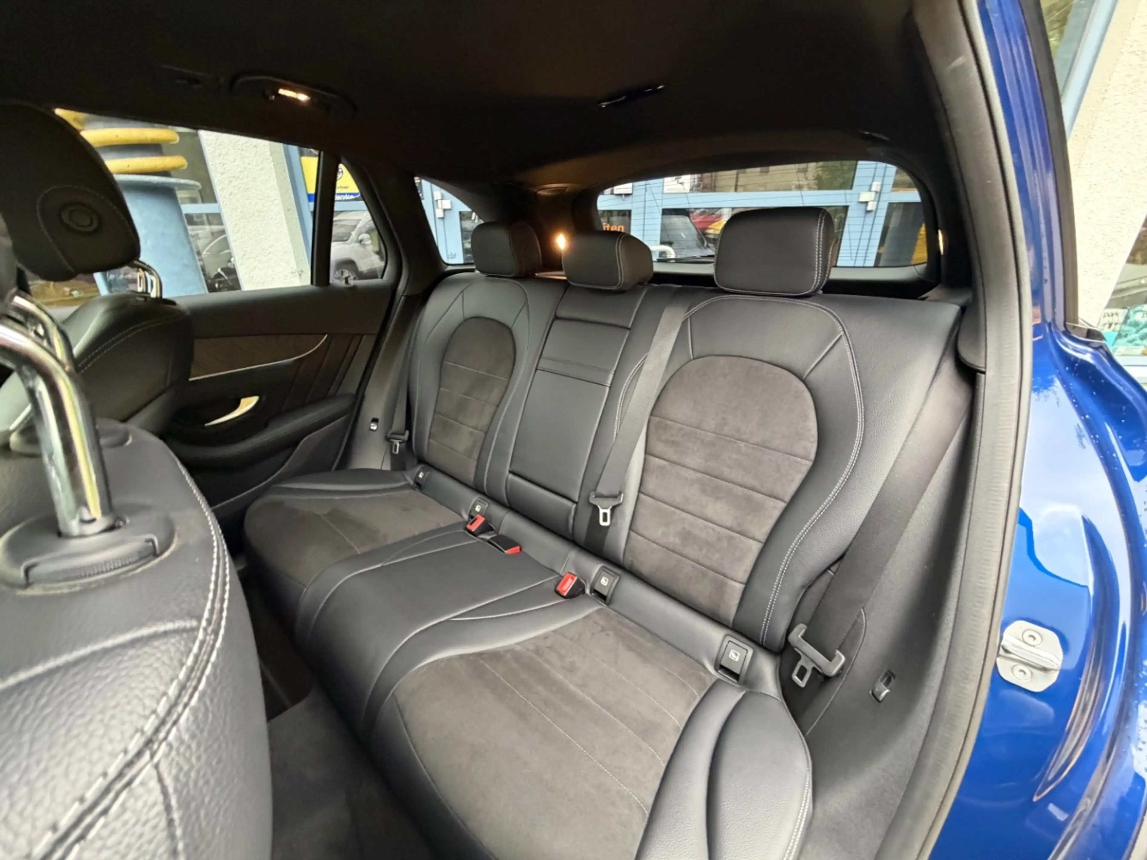 Mercedes-Benz GLC 250 4 Matic AMG Line AHK 360° Burmester — photo 15