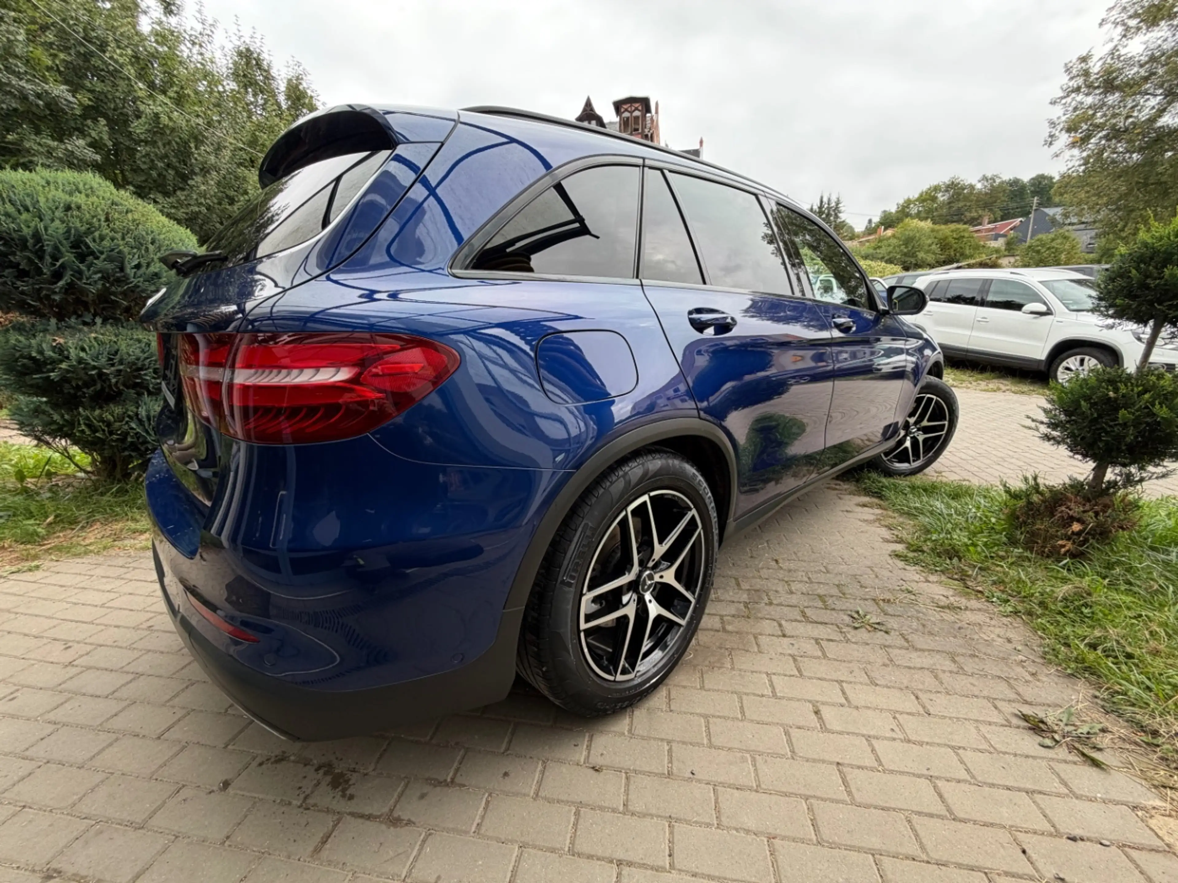 Mercedes-Benz GLC 250 4 Matic AMG Line AHK 360° Burmester — photo 5