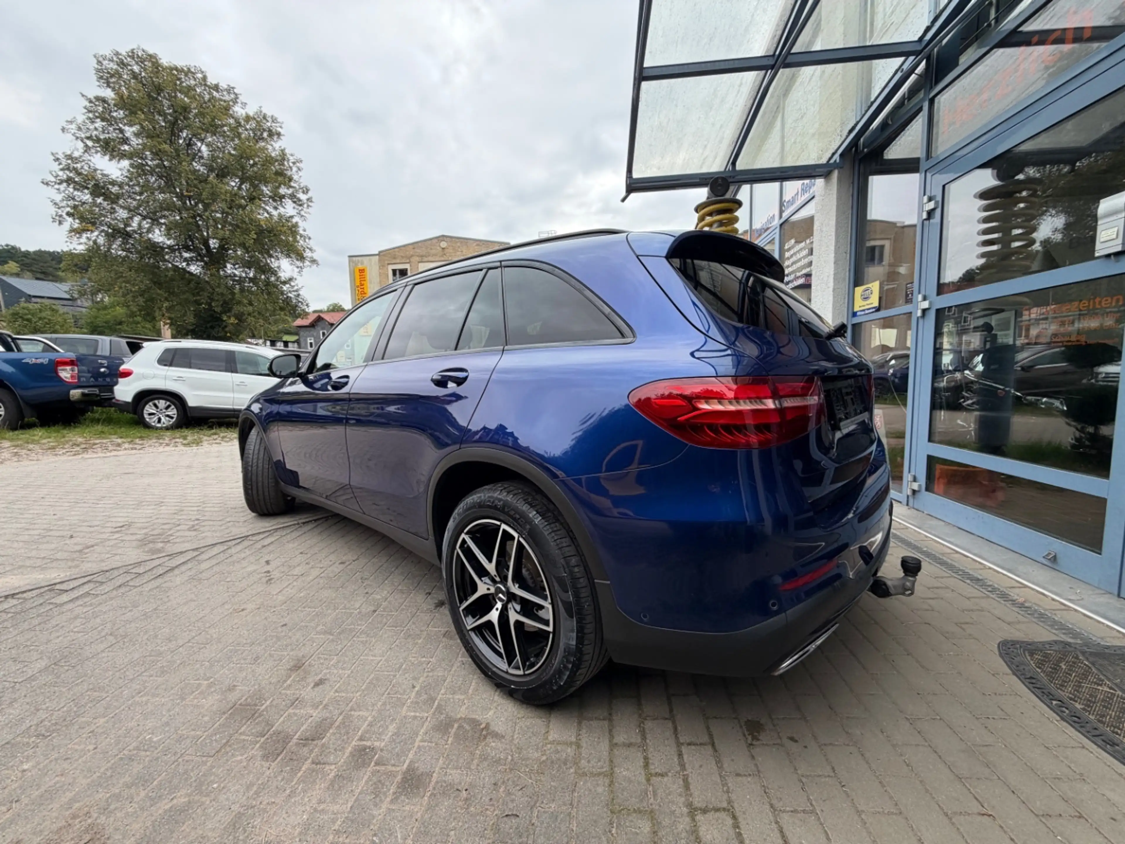 Mercedes-Benz GLC 250 4 Matic AMG Line AHK 360° Burmester — photo 3
