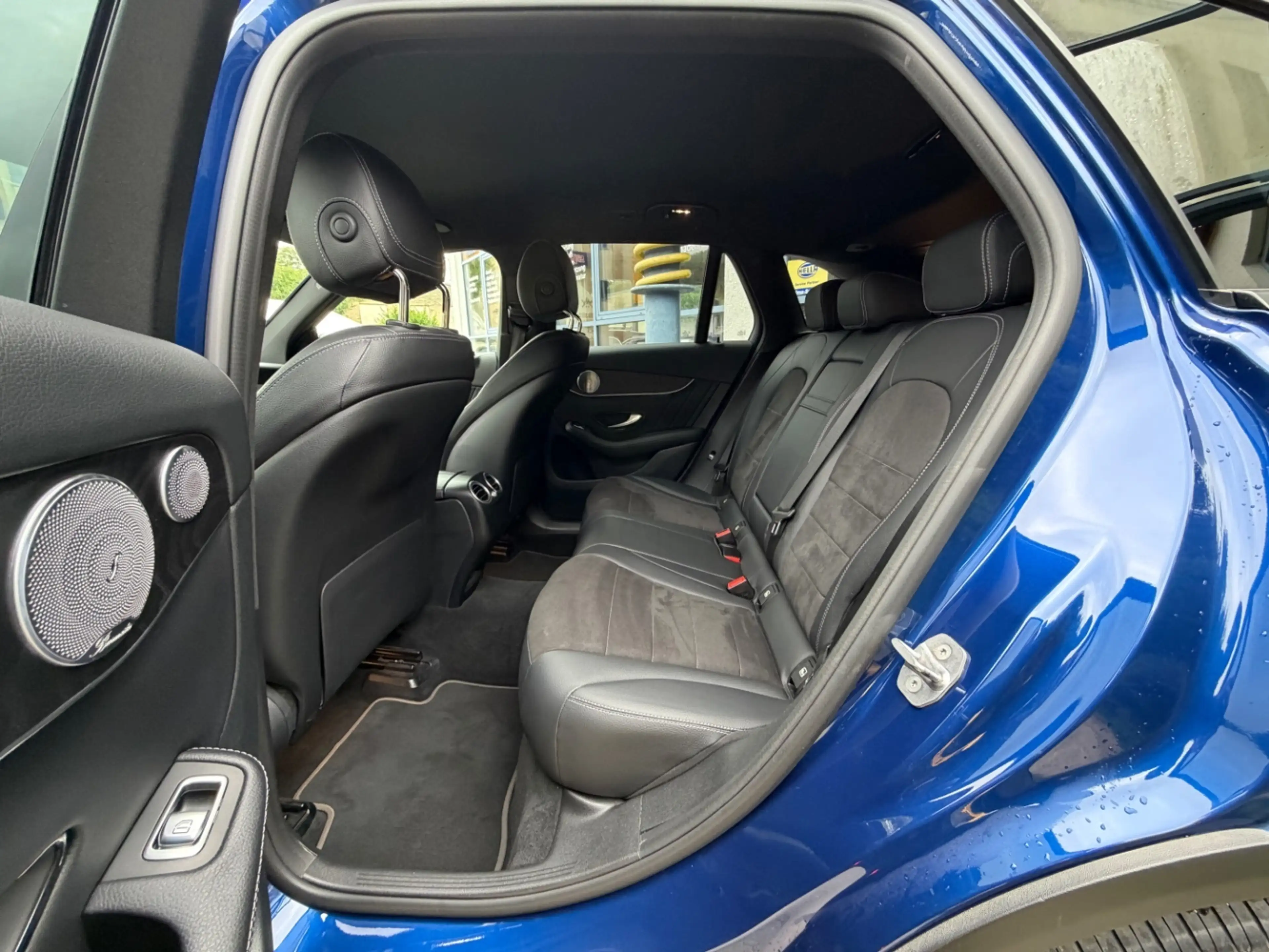 Mercedes-Benz GLC 250 4 Matic AMG Line AHK 360° Burmester — photo 14