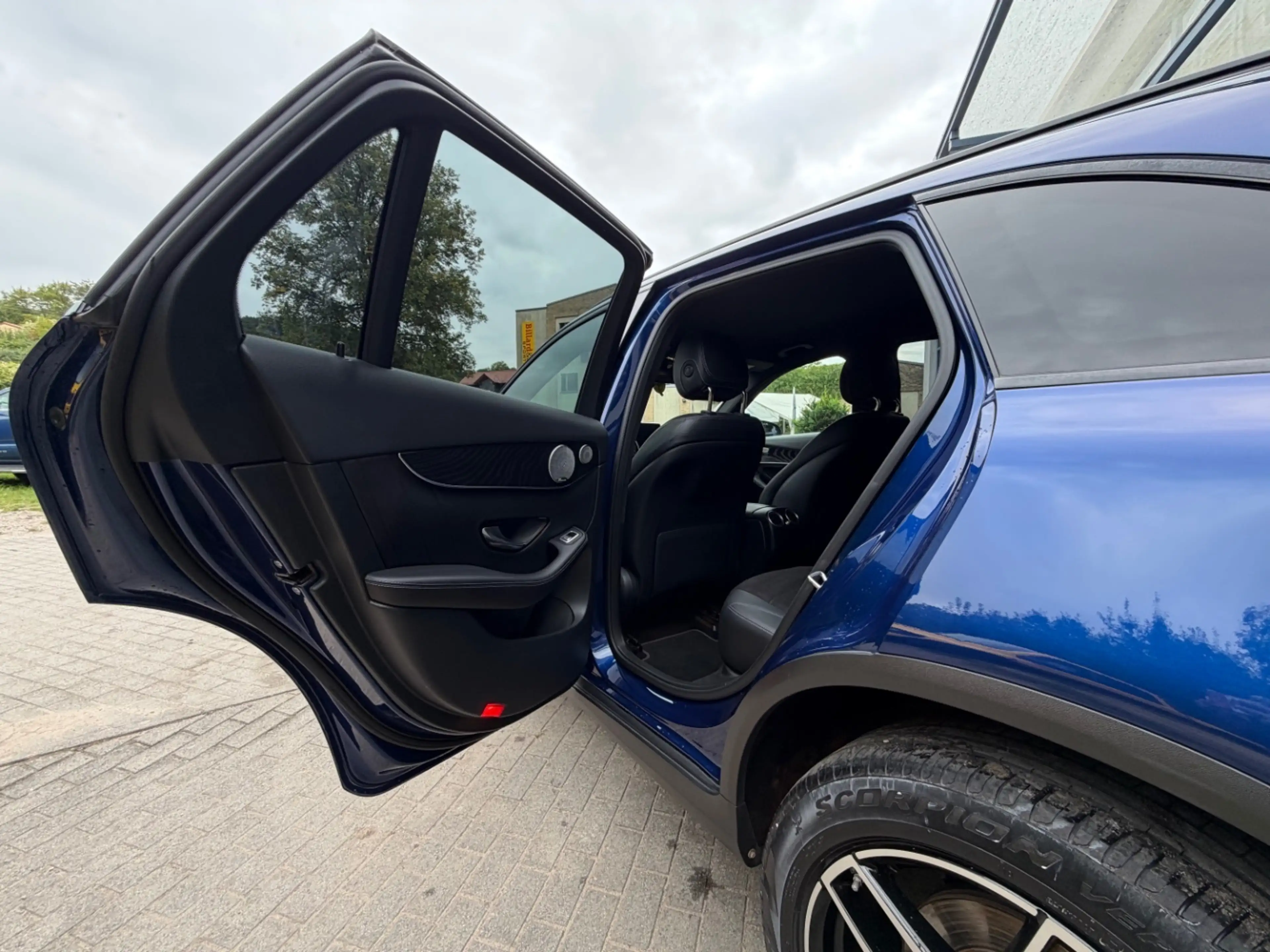 Mercedes-Benz GLC 250 4 Matic AMG Line AHK 360° Burmester — photo 13