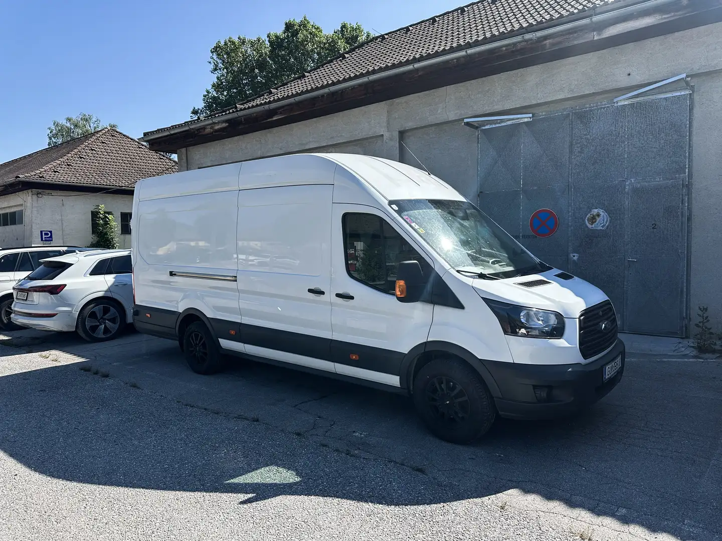 Ford Transit Camping Motocross/Bike Ausbau Weiß - 1