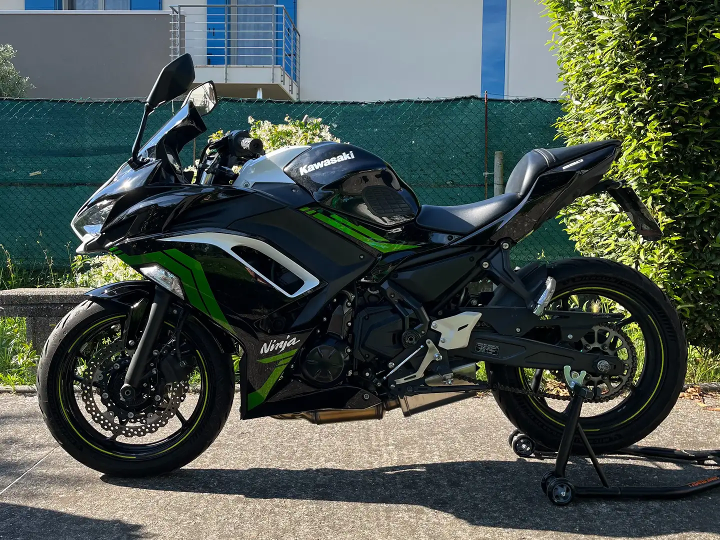 Kawasaki Ninja 650 Negro - 2