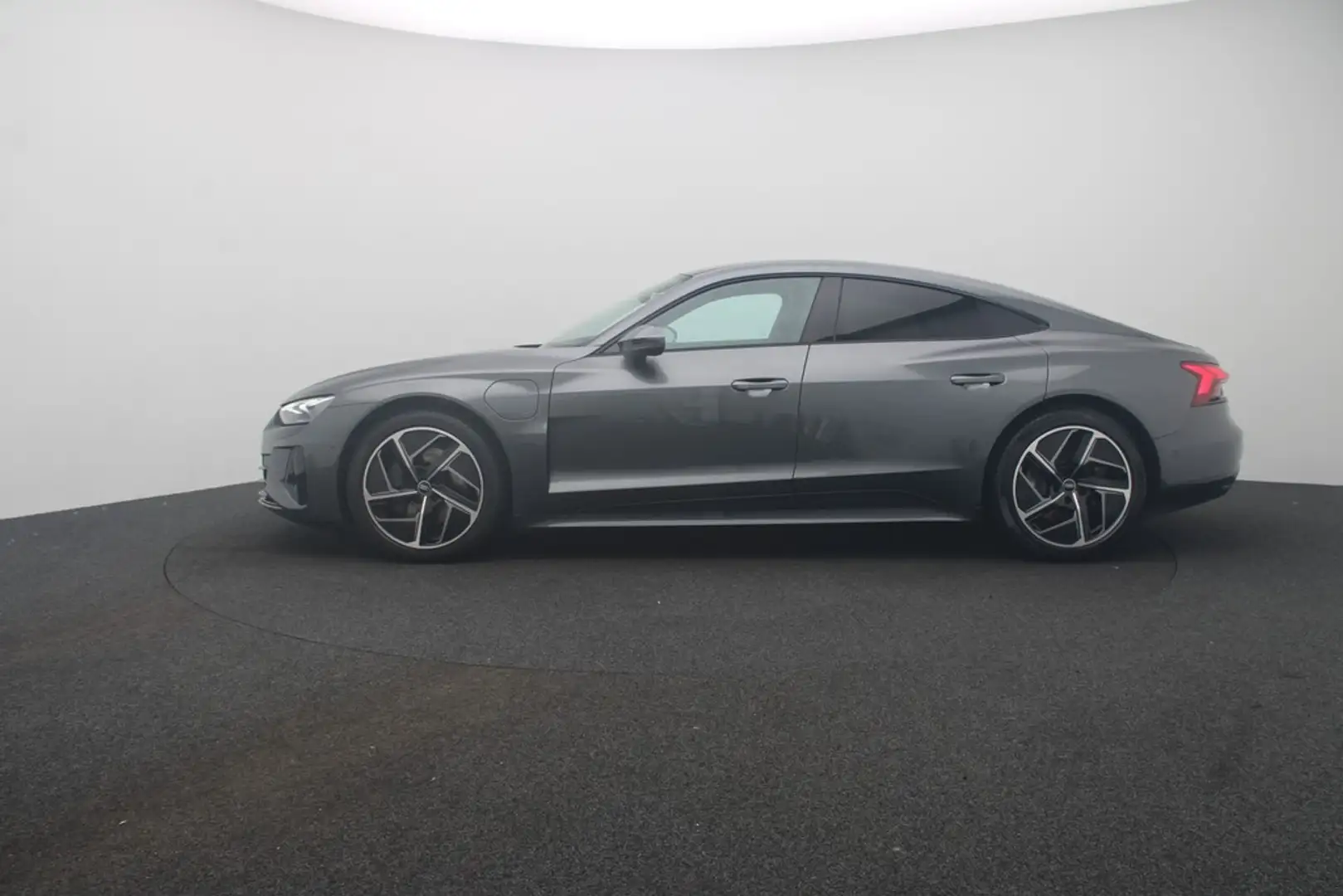 Audi e-tron GT quattro . LED Navi B&O Pano Gris - 2
