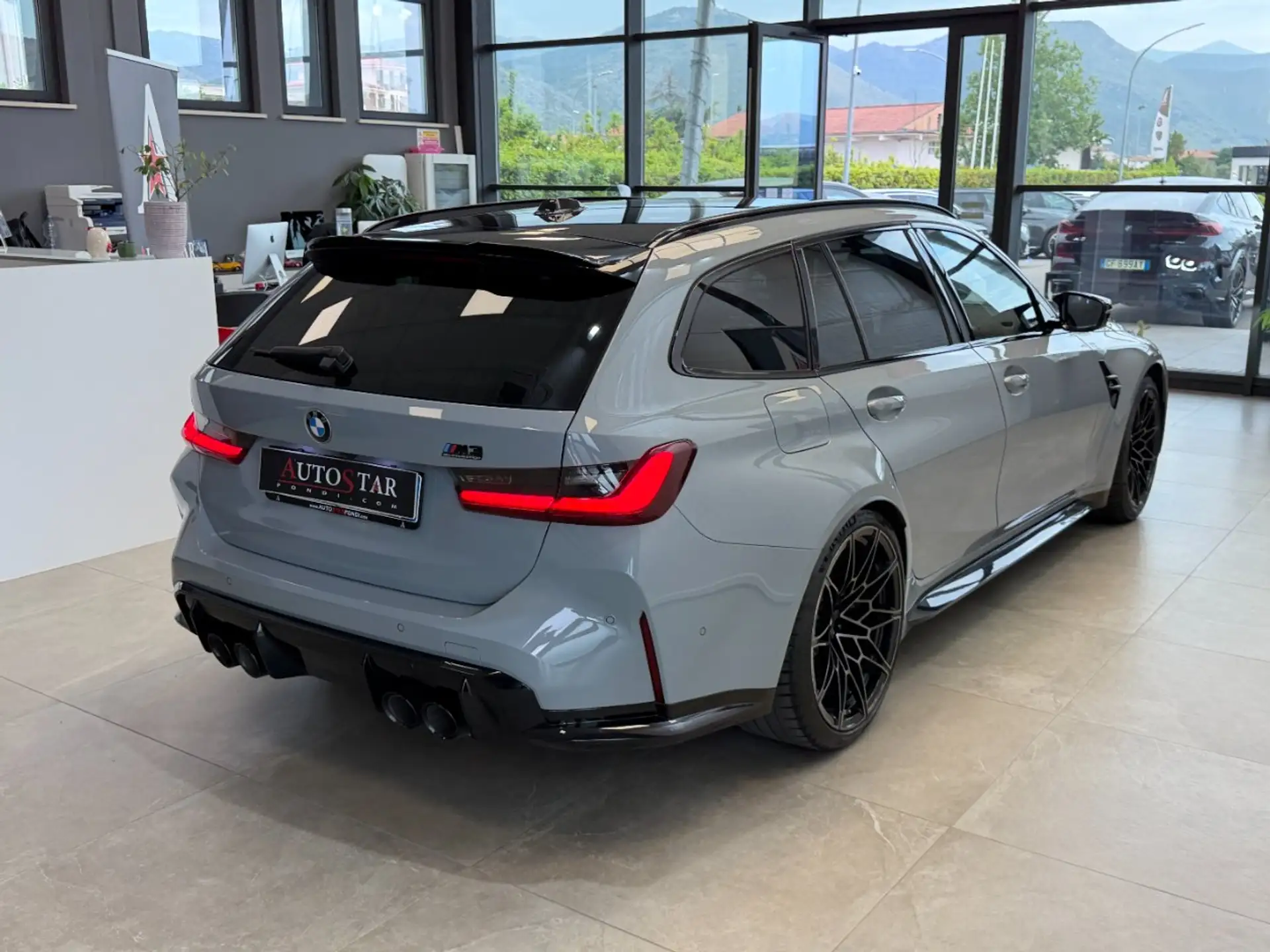 BMW M3 2023 화이트 사진 3