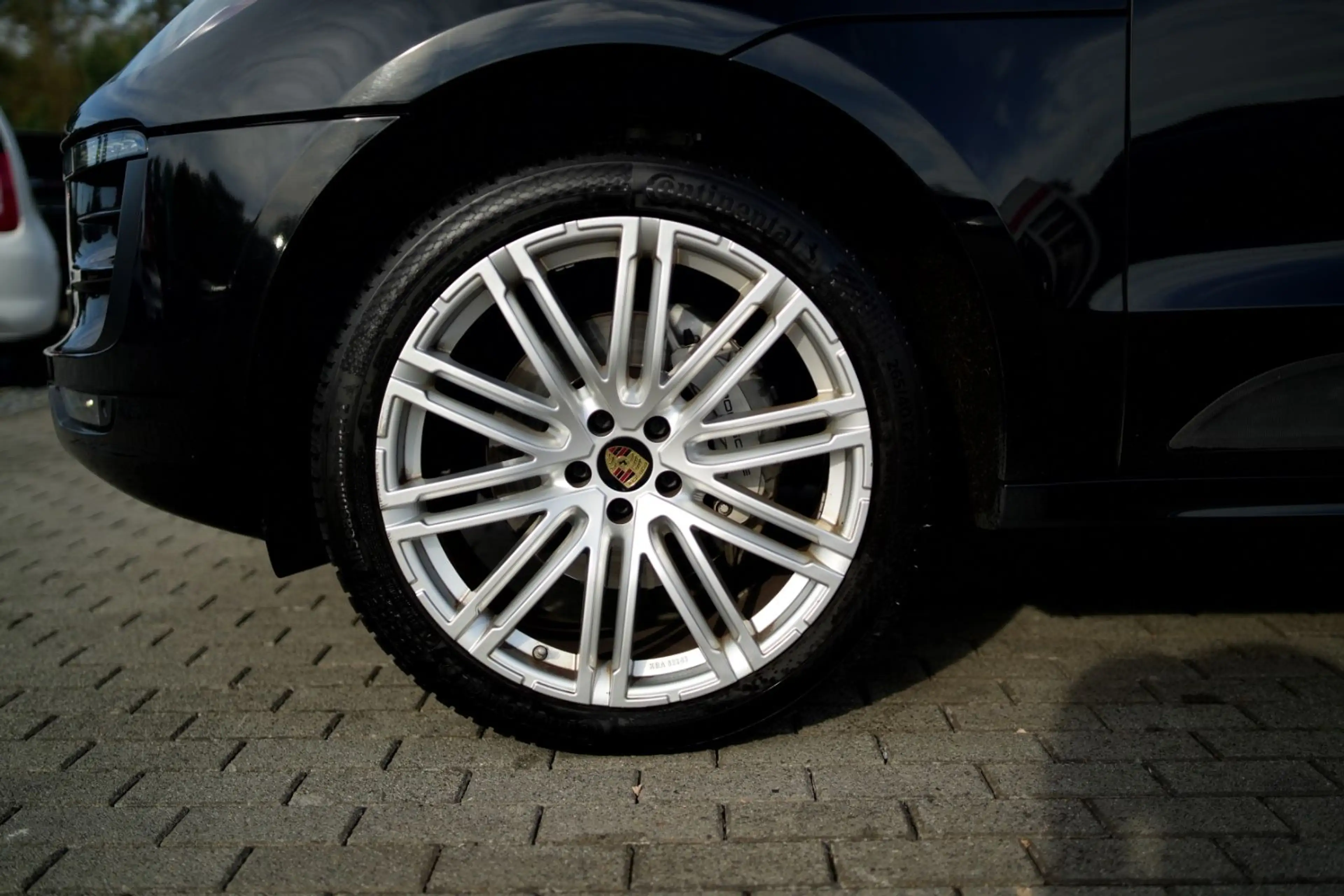 Porsche Macan S 21" SportChrono Sitzlüftung Pano Kamera — photo 8