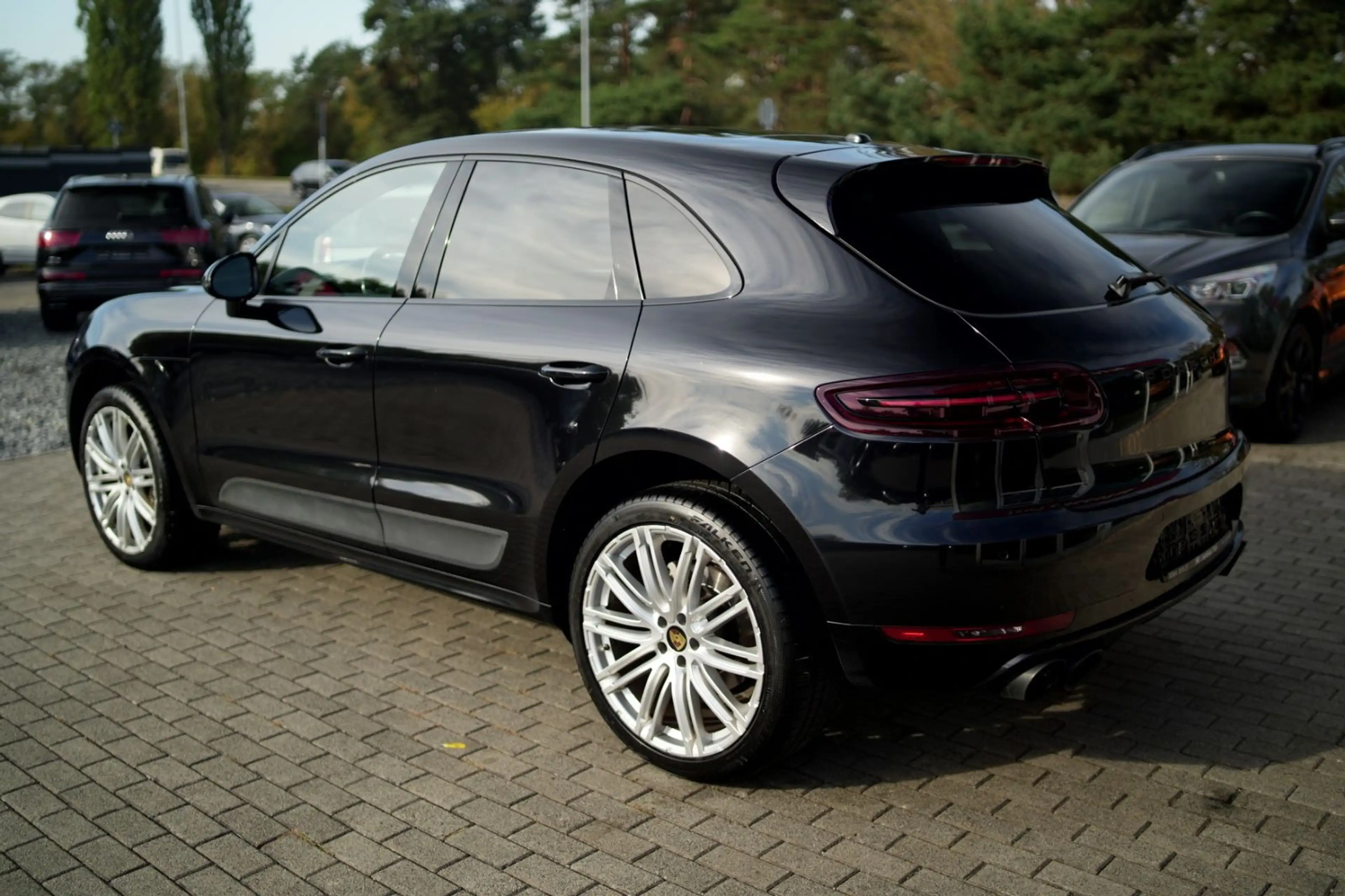 Porsche Macan S 21" SportChrono Sitzlüftung Pano Kamera — photo 7