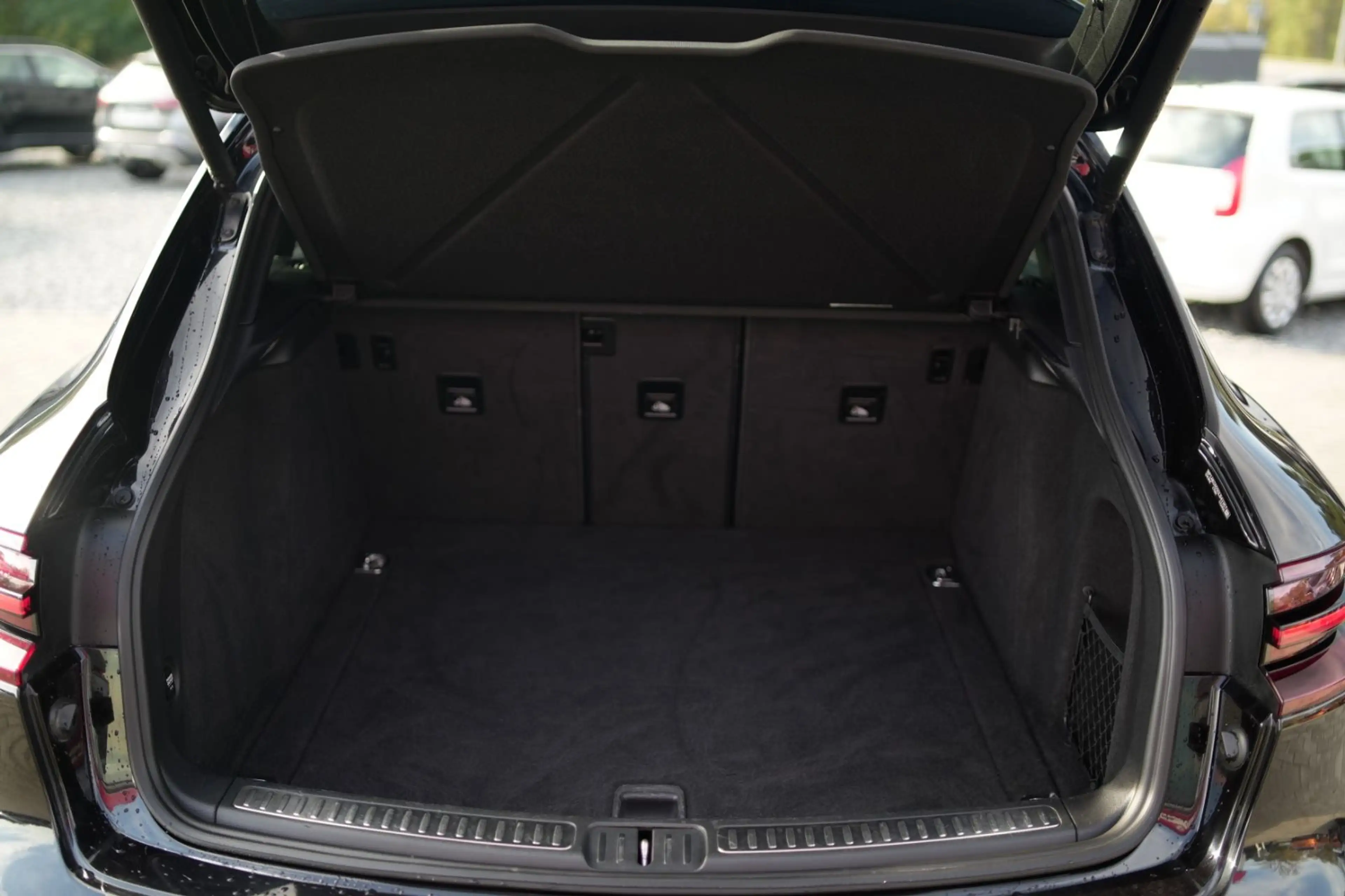 Porsche Macan S 21" SportChrono Sitzlüftung Pano Kamera — photo 9