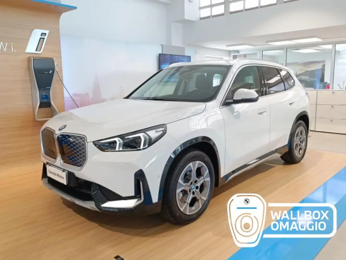 BMW iX1 edrive 20 Special Edition Weiß - 1