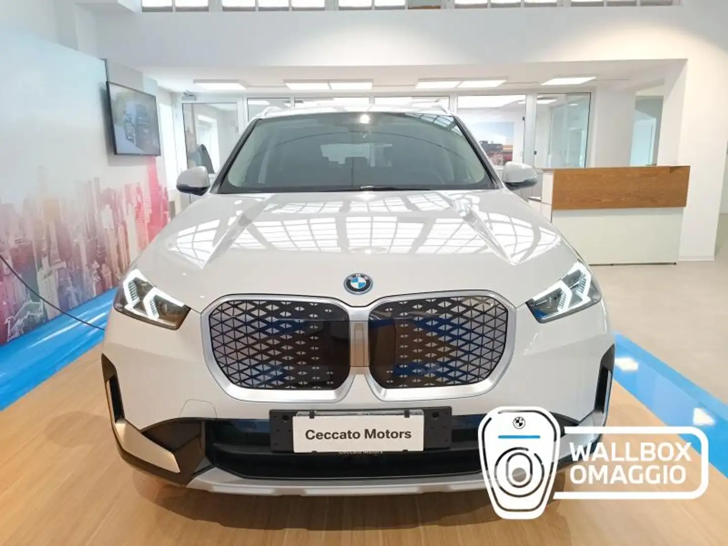 BMW iX1 edrive 20 Special Edition Weiß - 2