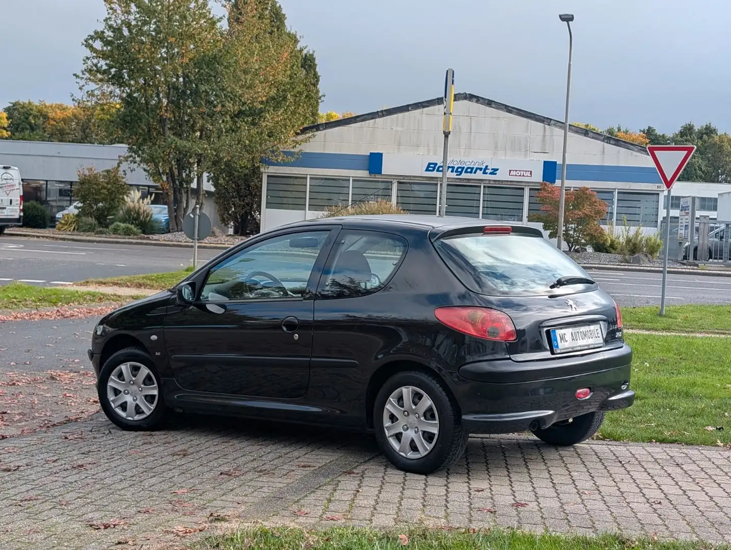 Peugeot 206 Petit Filou*KLIMA*RADIO-CD*SPORT-SITZE !! Schwarz - 2